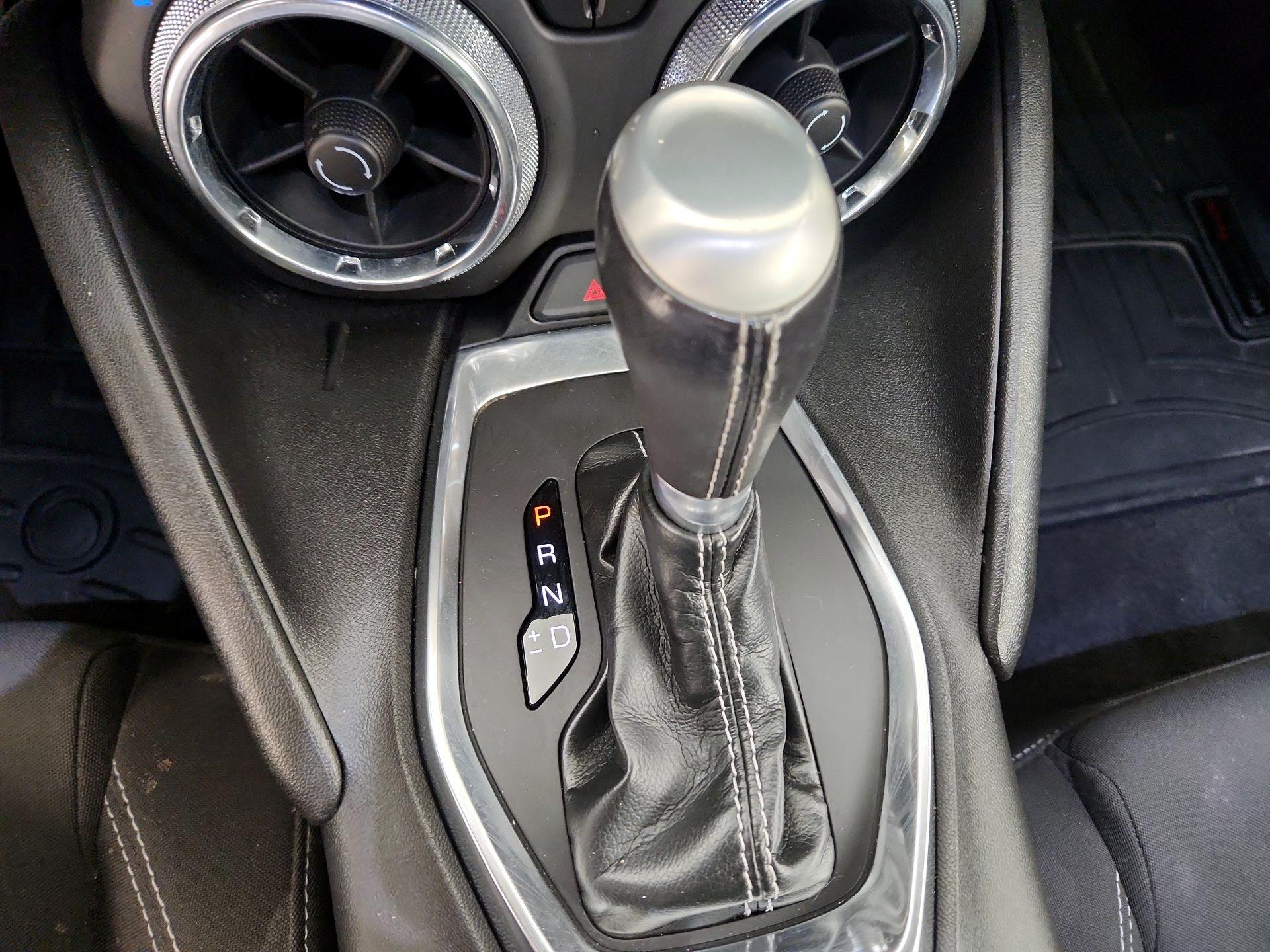 Thumbnail: 2019 Chevrolet Camaro - 16