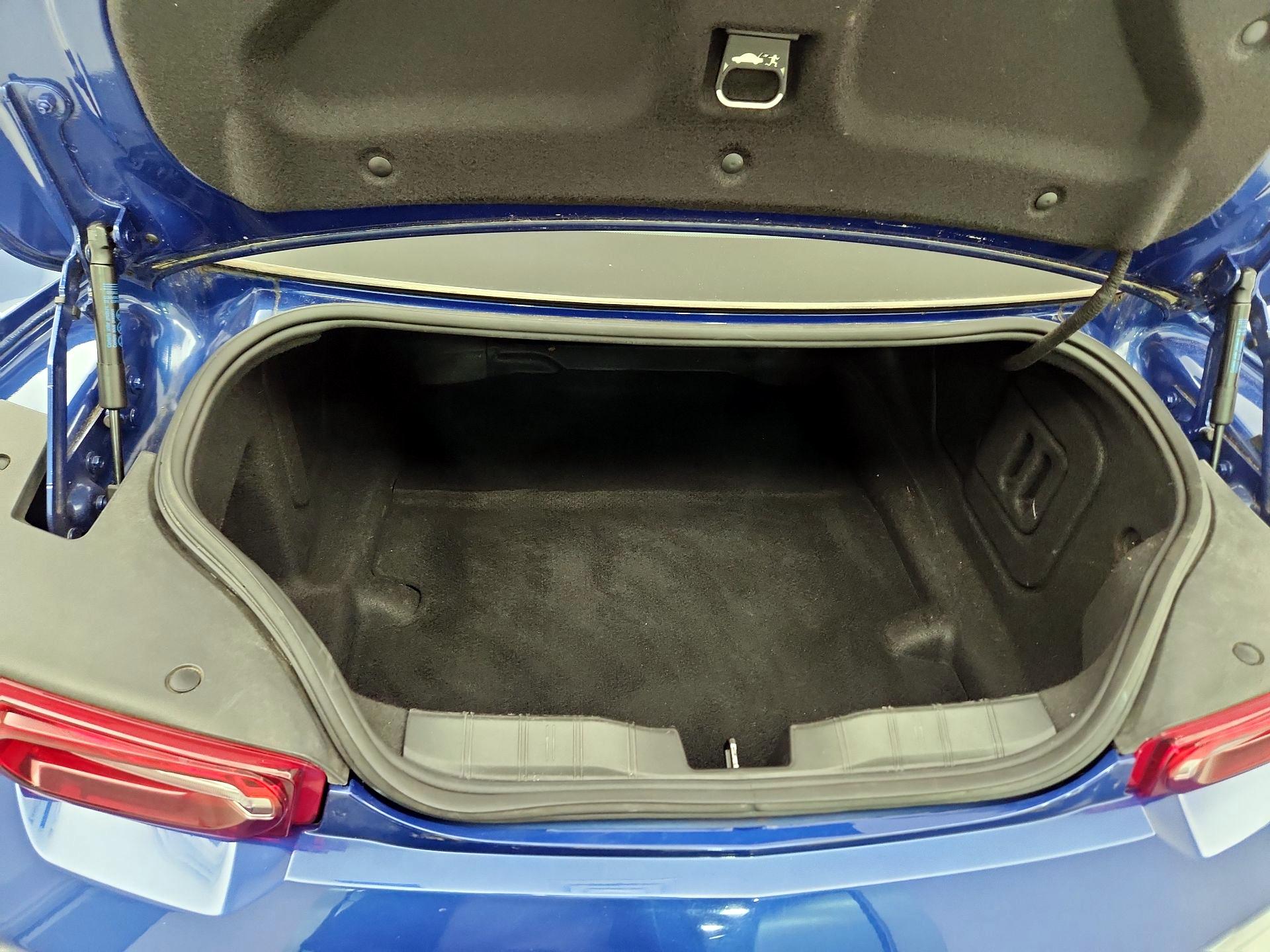 Thumbnail: 2019 Chevrolet Camaro - 18