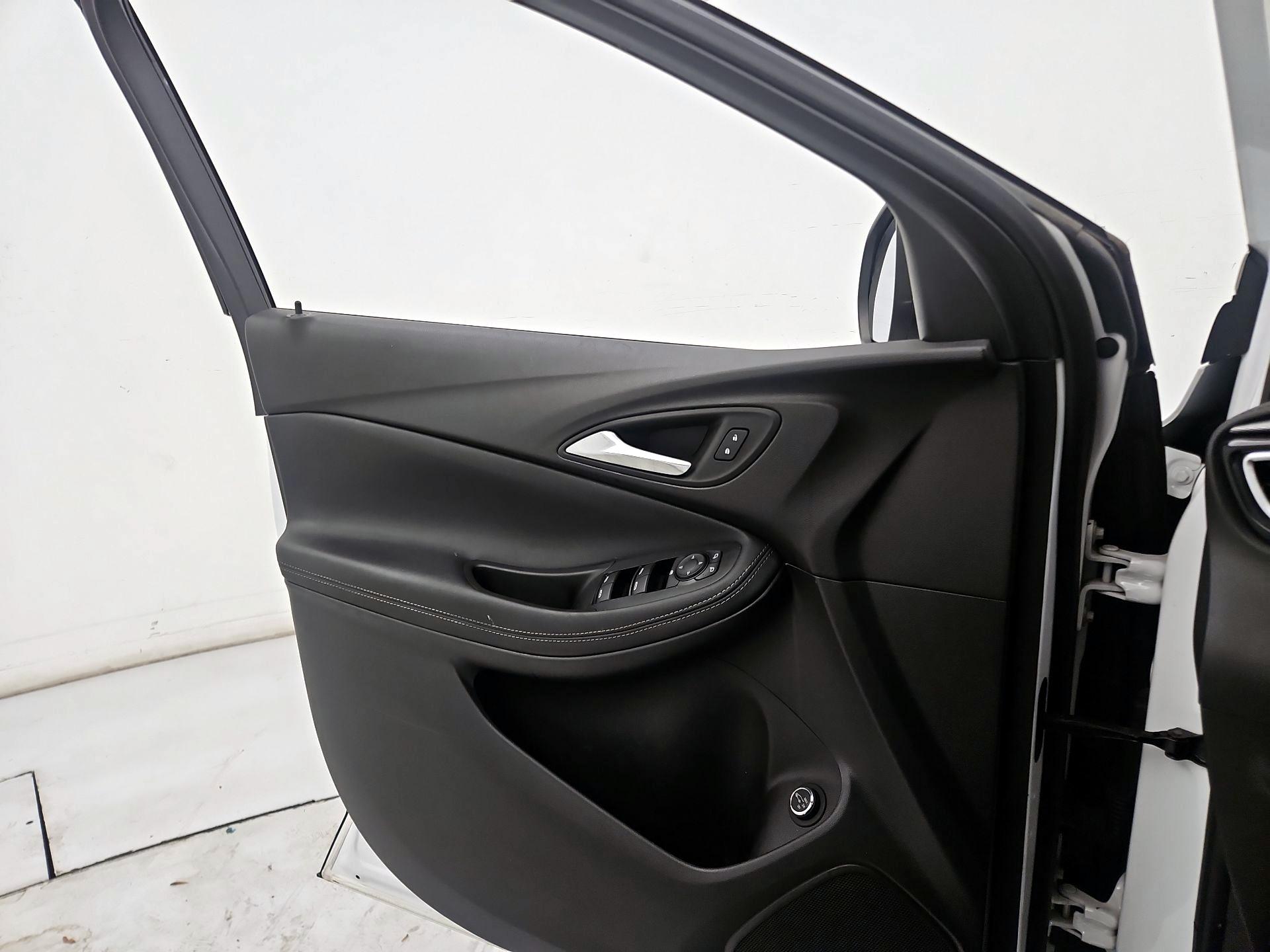 Thumbnail: 2022 Buick Encore GX - 12