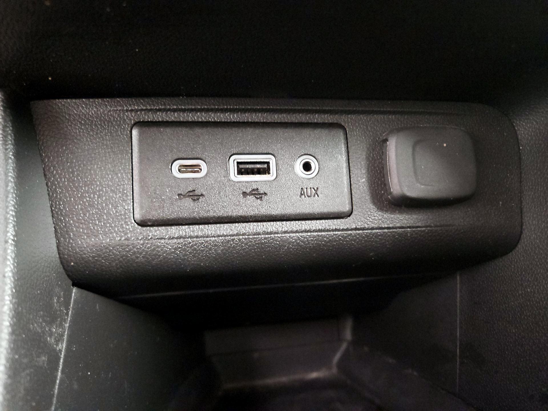 Thumbnail: 2022 Buick Encore GX - 18