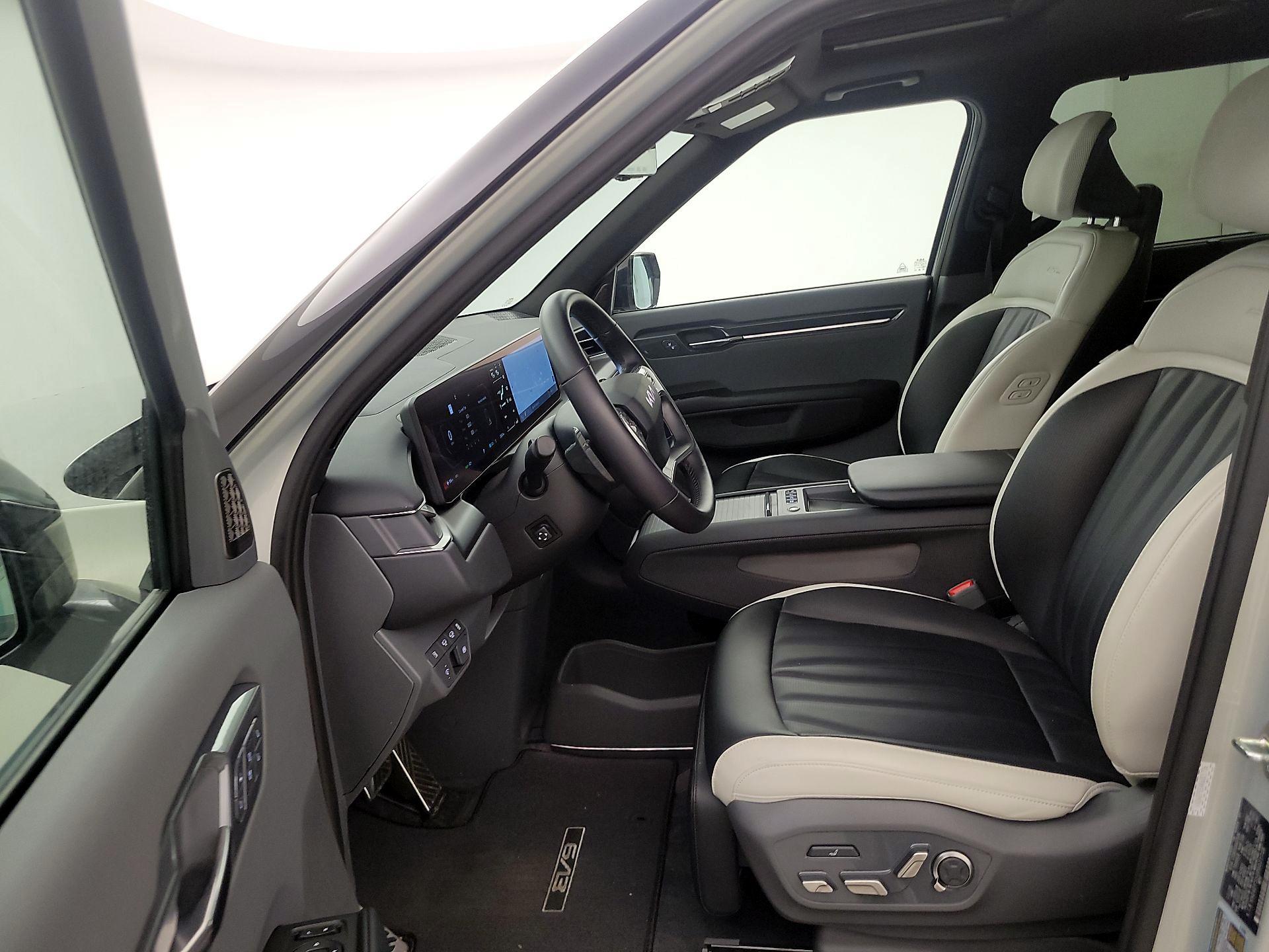 Thumbnail: 2024 Kia EV9 - 11