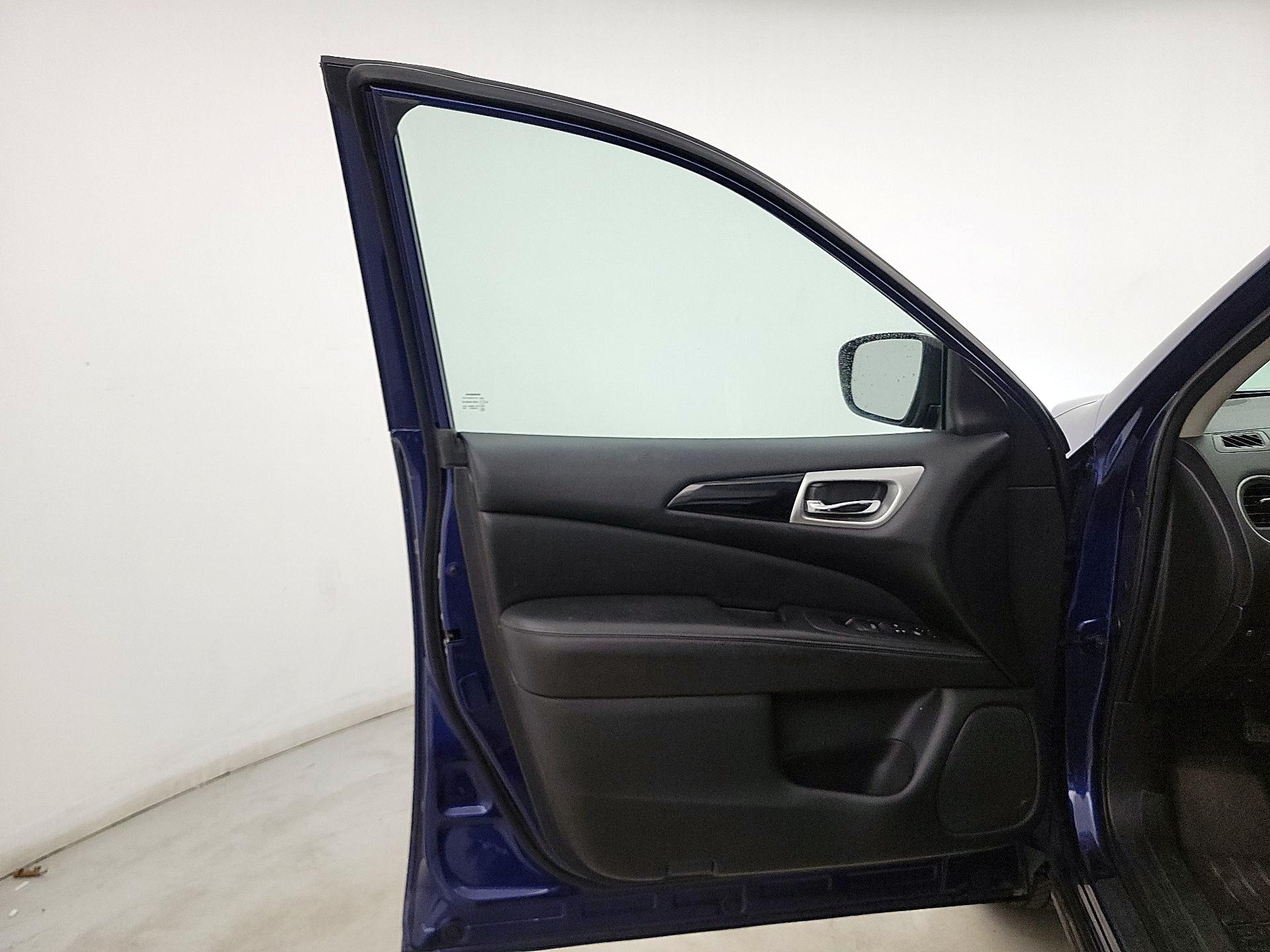 Thumbnail: 2018 Nissan Pathfinder - 12