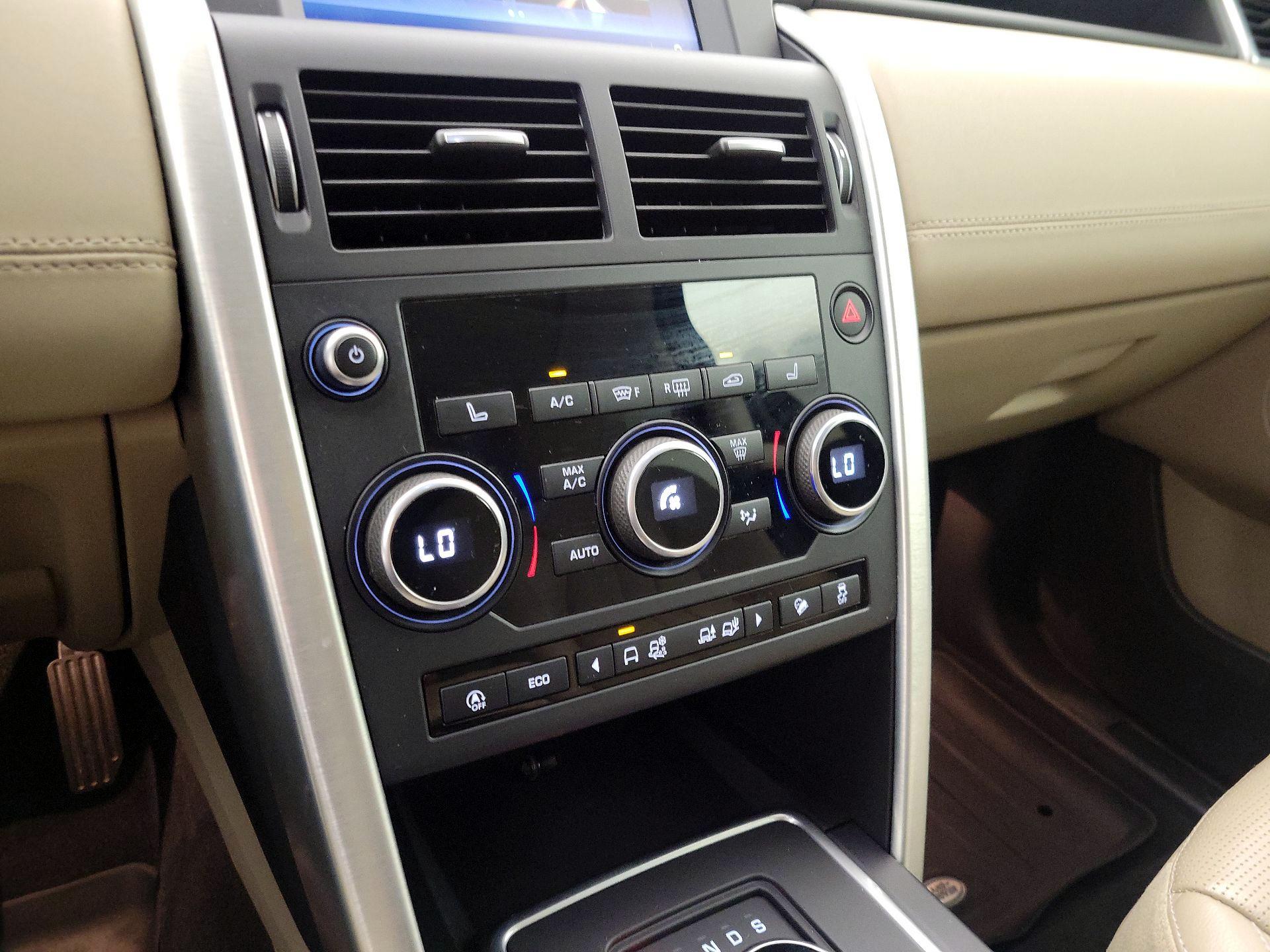 Thumbnail: 2018 Land Rover Discovery Sport - 16