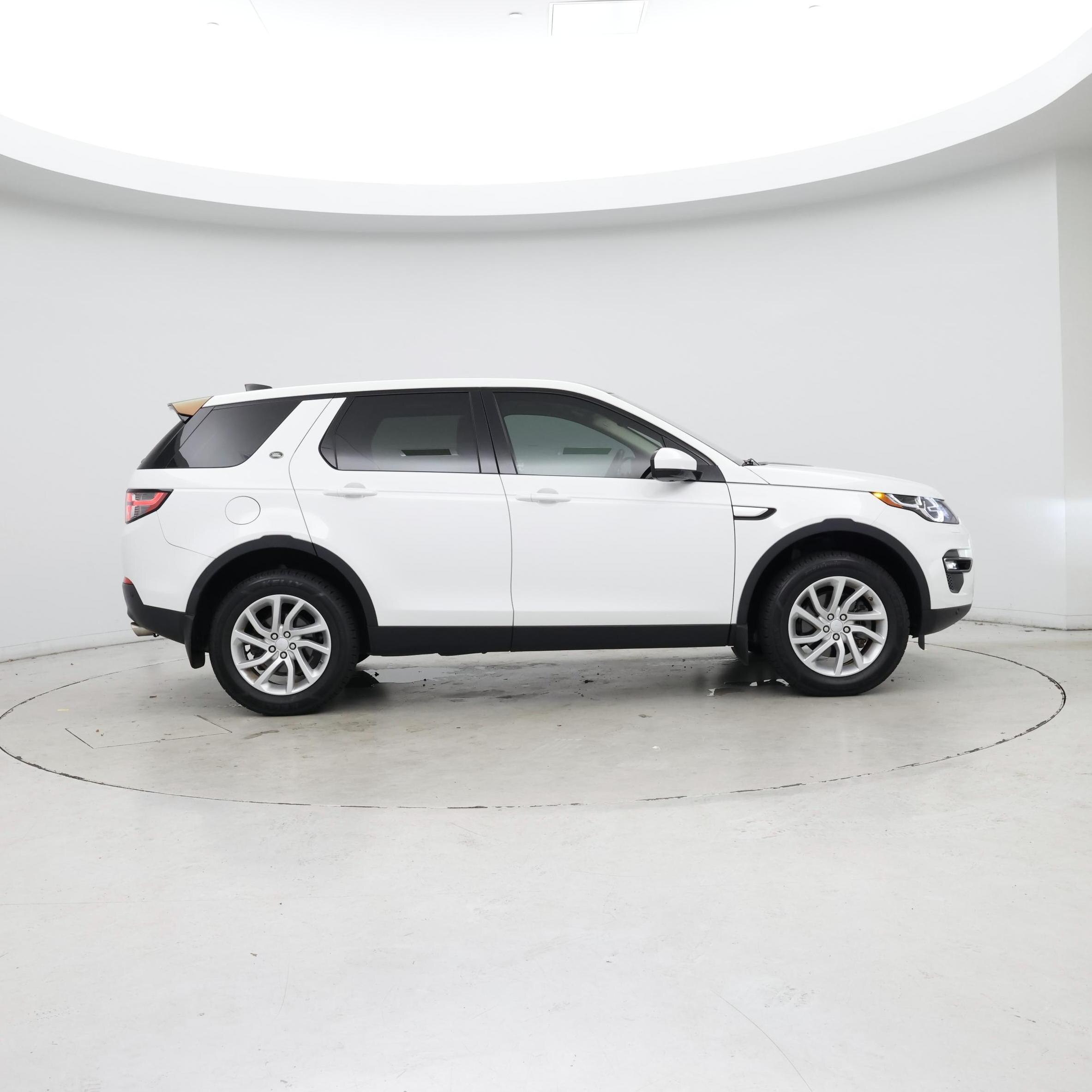 Thumbnail: 2018 Land Rover Discovery Sport - 7