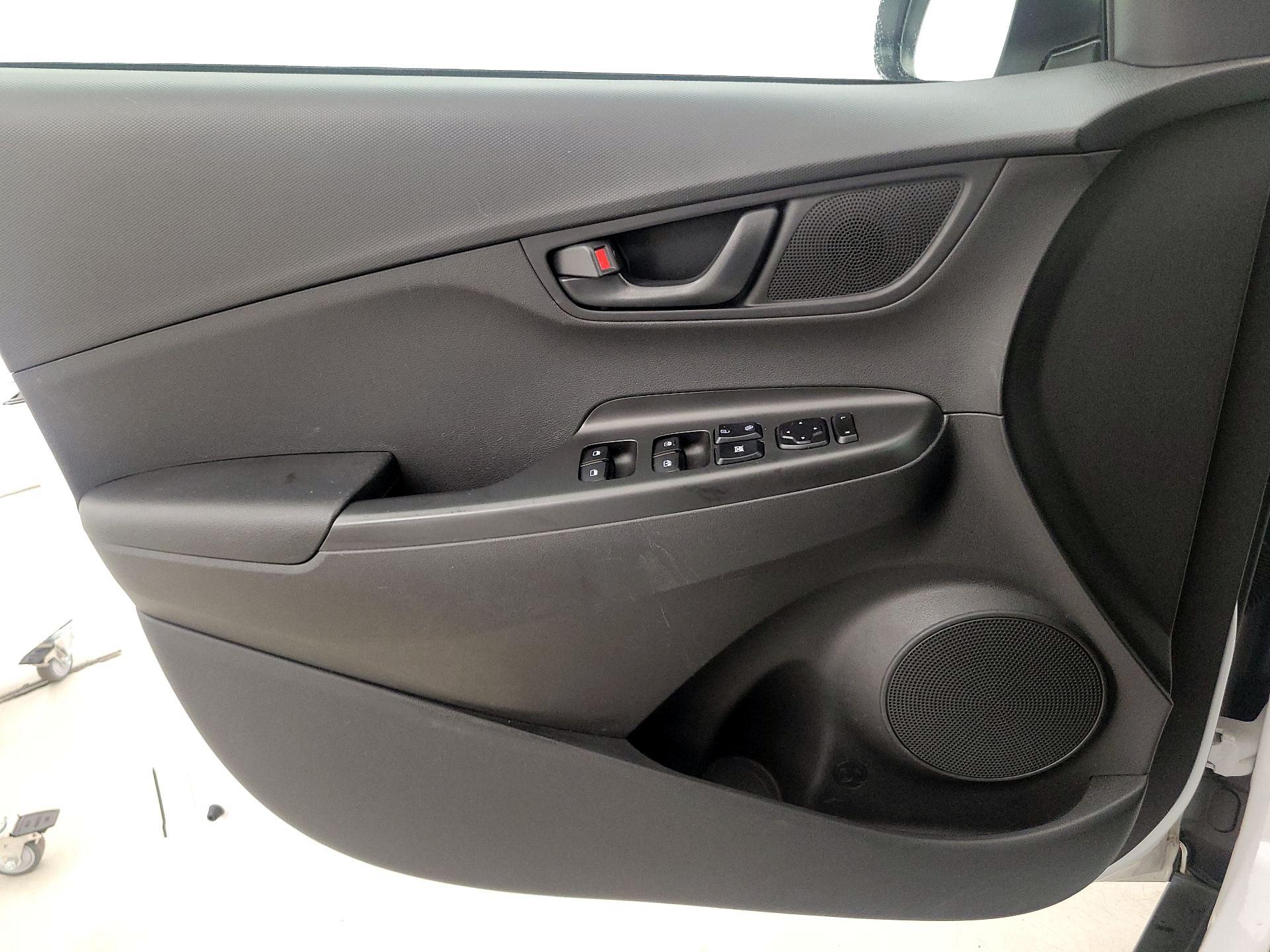 Thumbnail: 2021 Hyundai Kona - 12