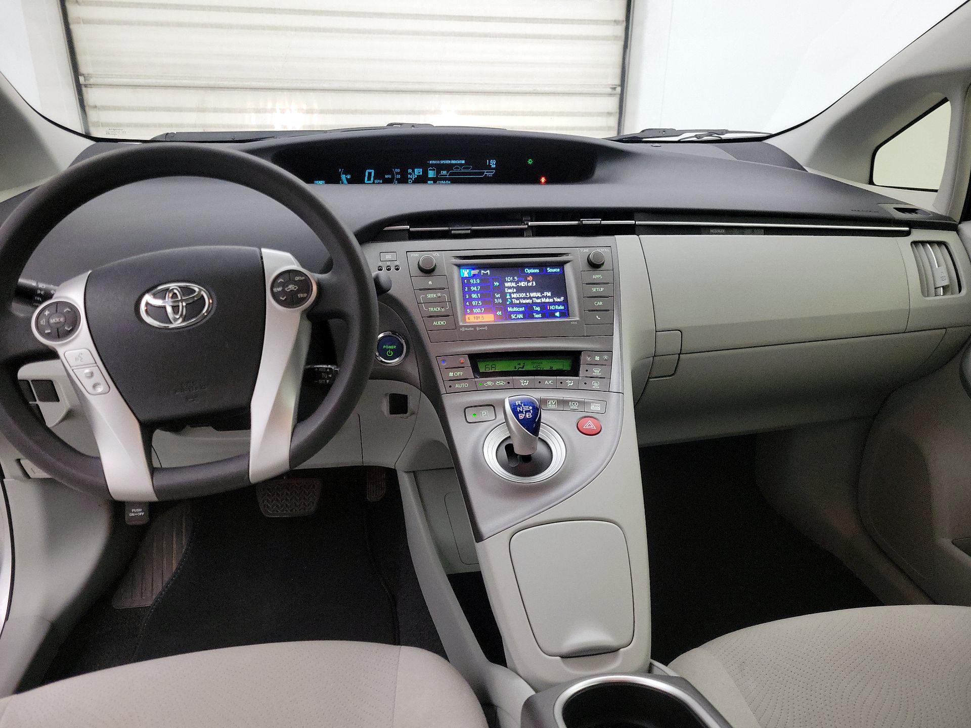 Thumbnail: 2014 Toyota Prius - 9