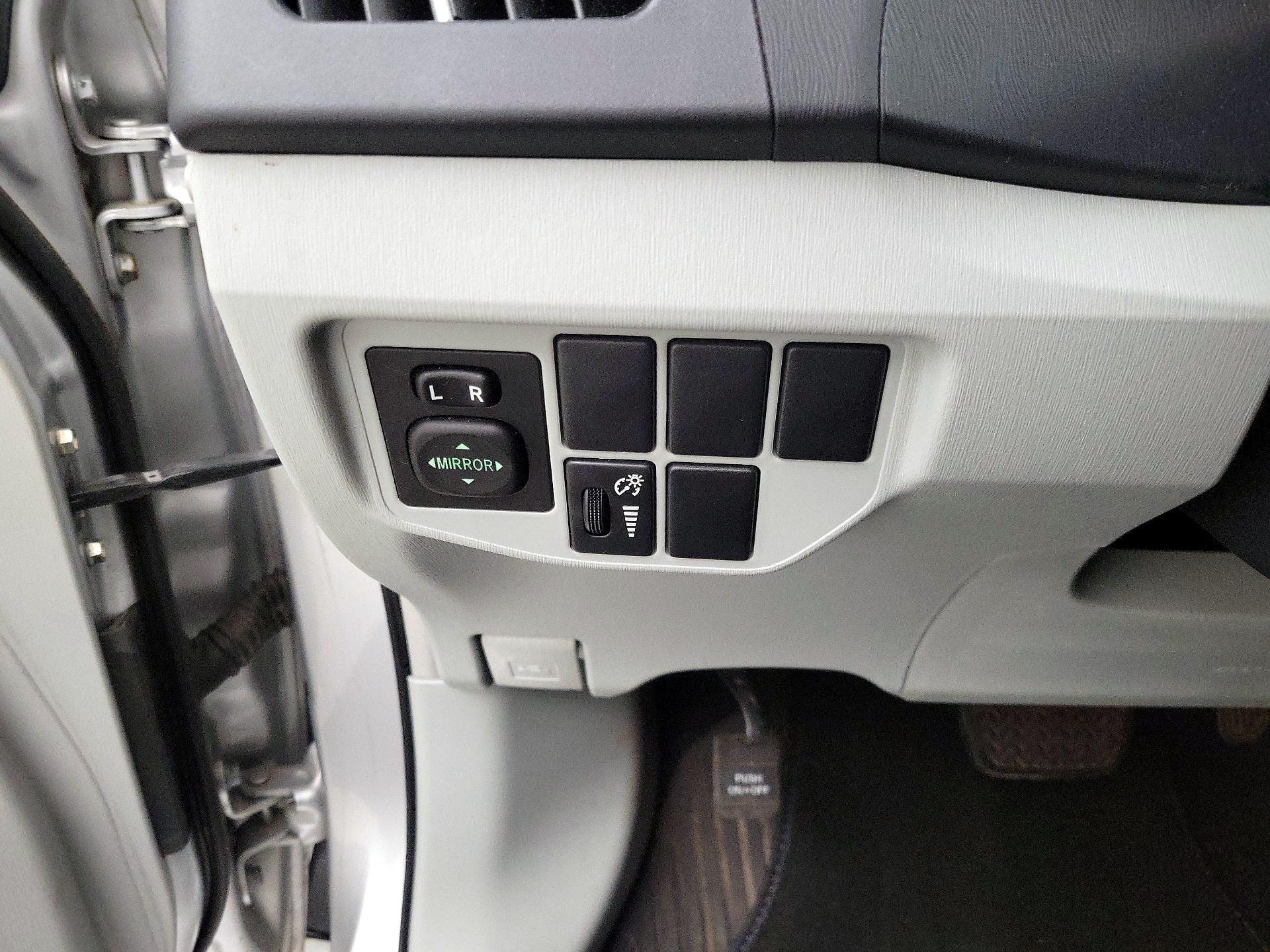 Thumbnail: 2014 Toyota Prius - 13