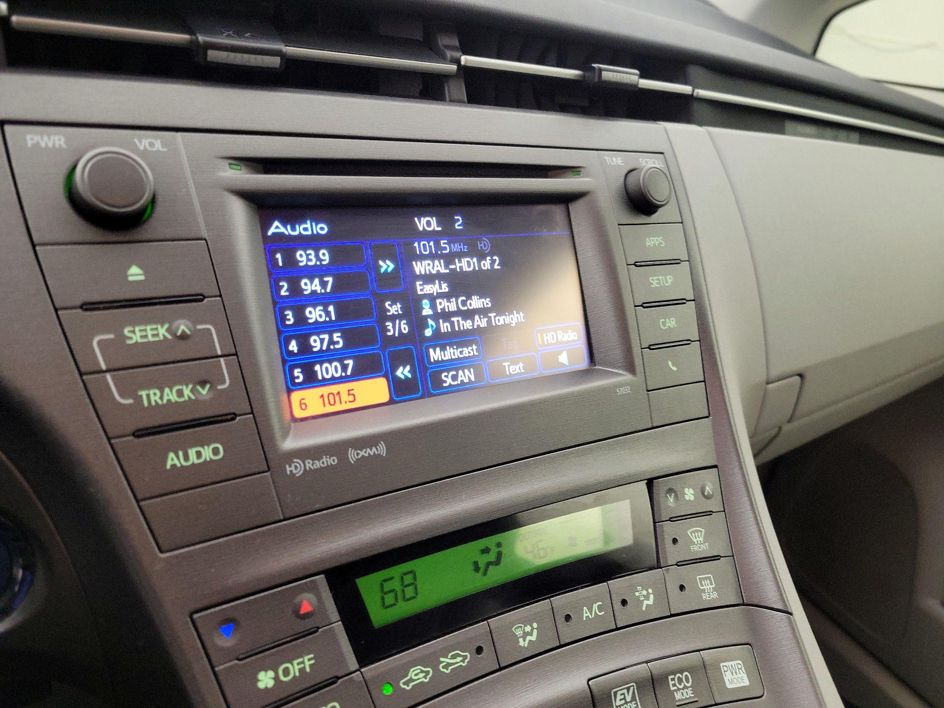 Thumbnail: 2014 Toyota Prius - 15