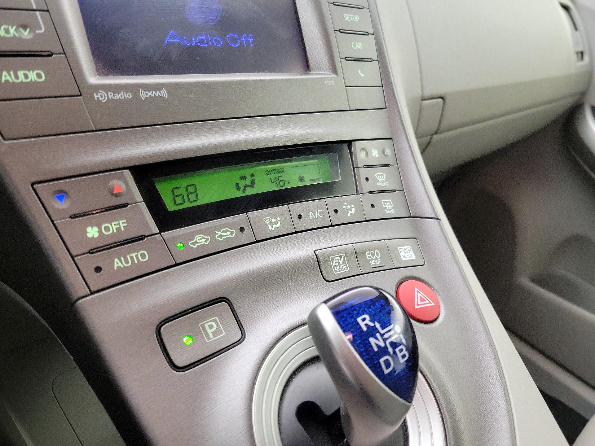 Thumbnail: 2014 Toyota Prius - 16