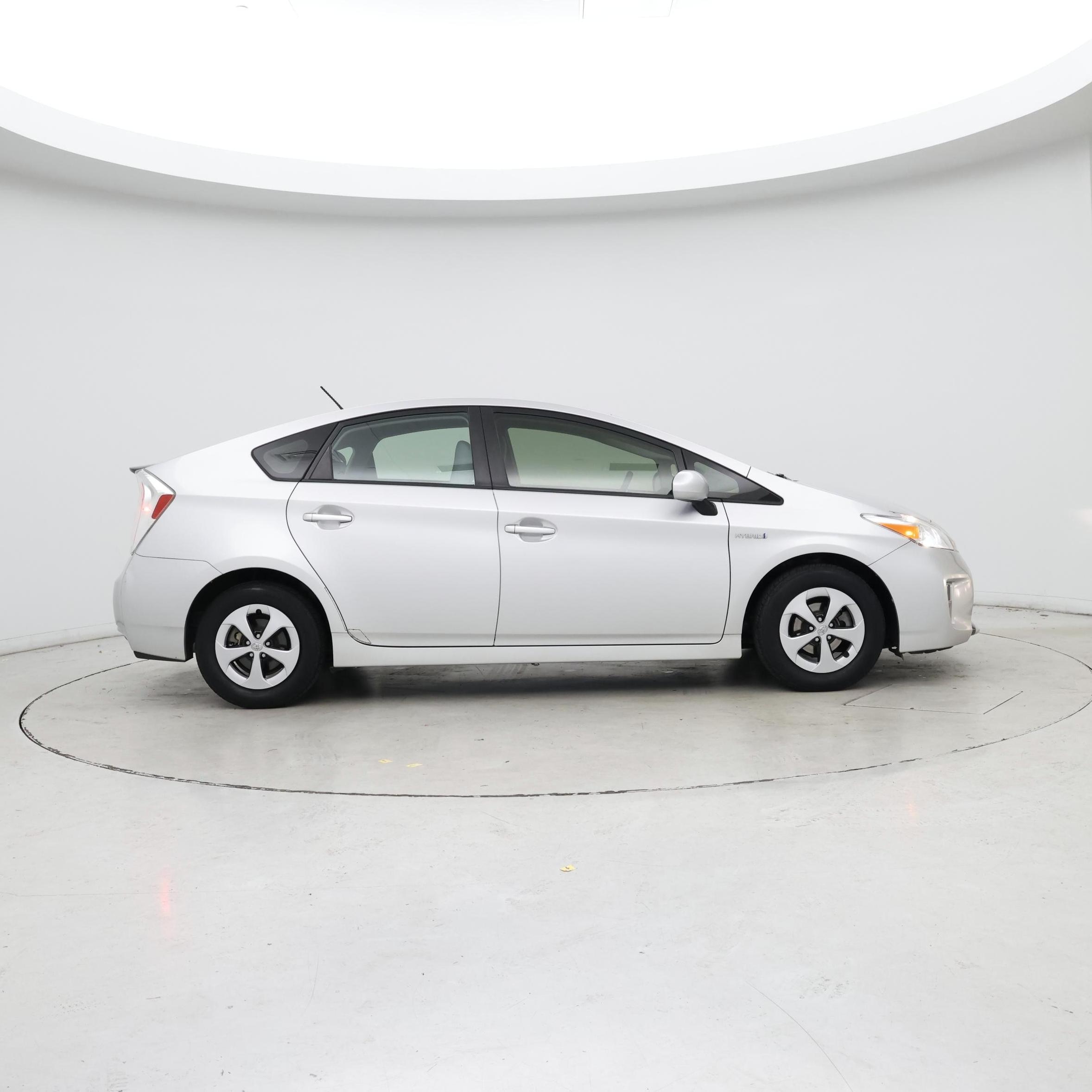 Thumbnail: 2014 Toyota Prius - 7