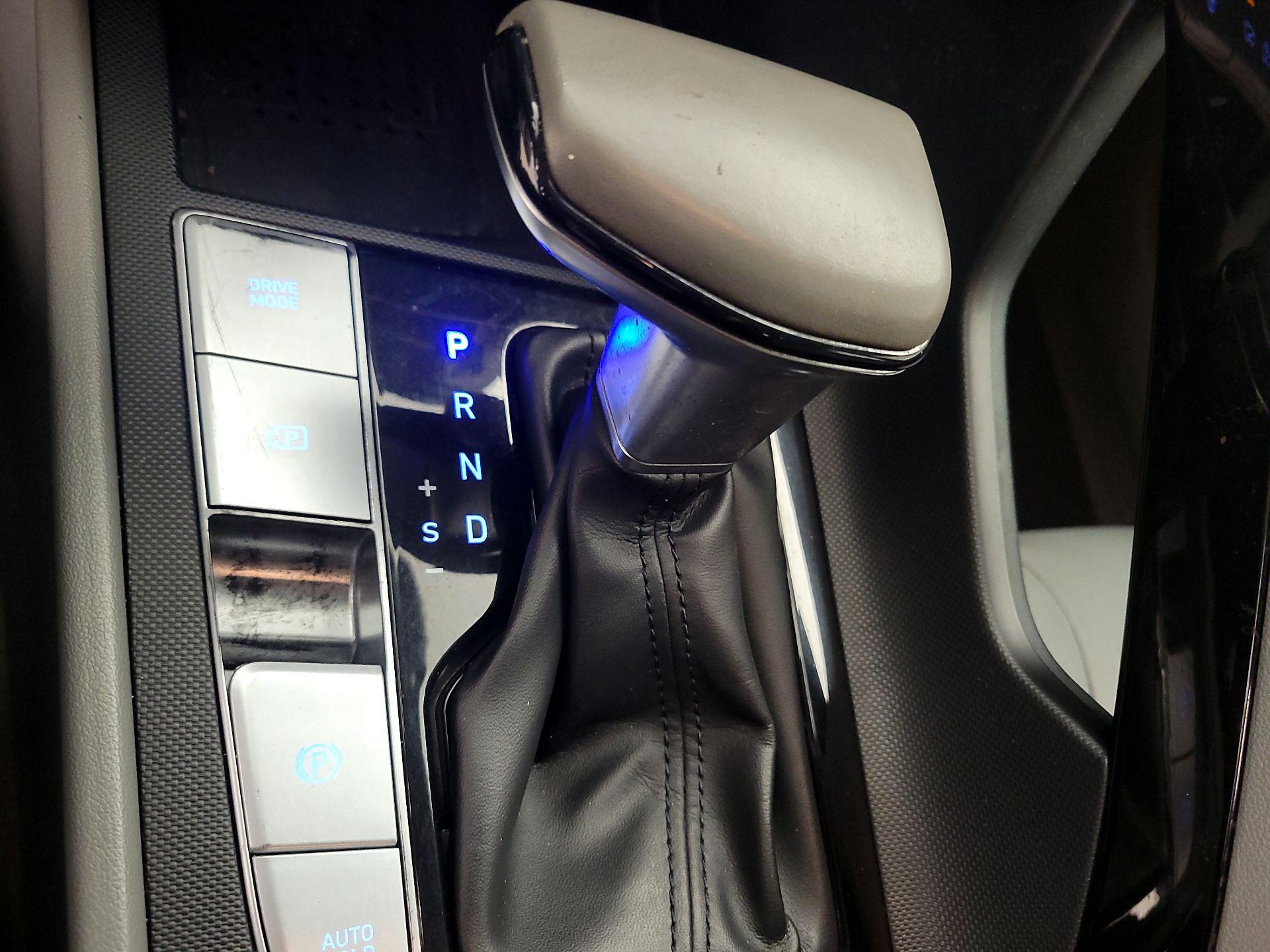 Thumbnail: 2021 Hyundai Elantra - 17