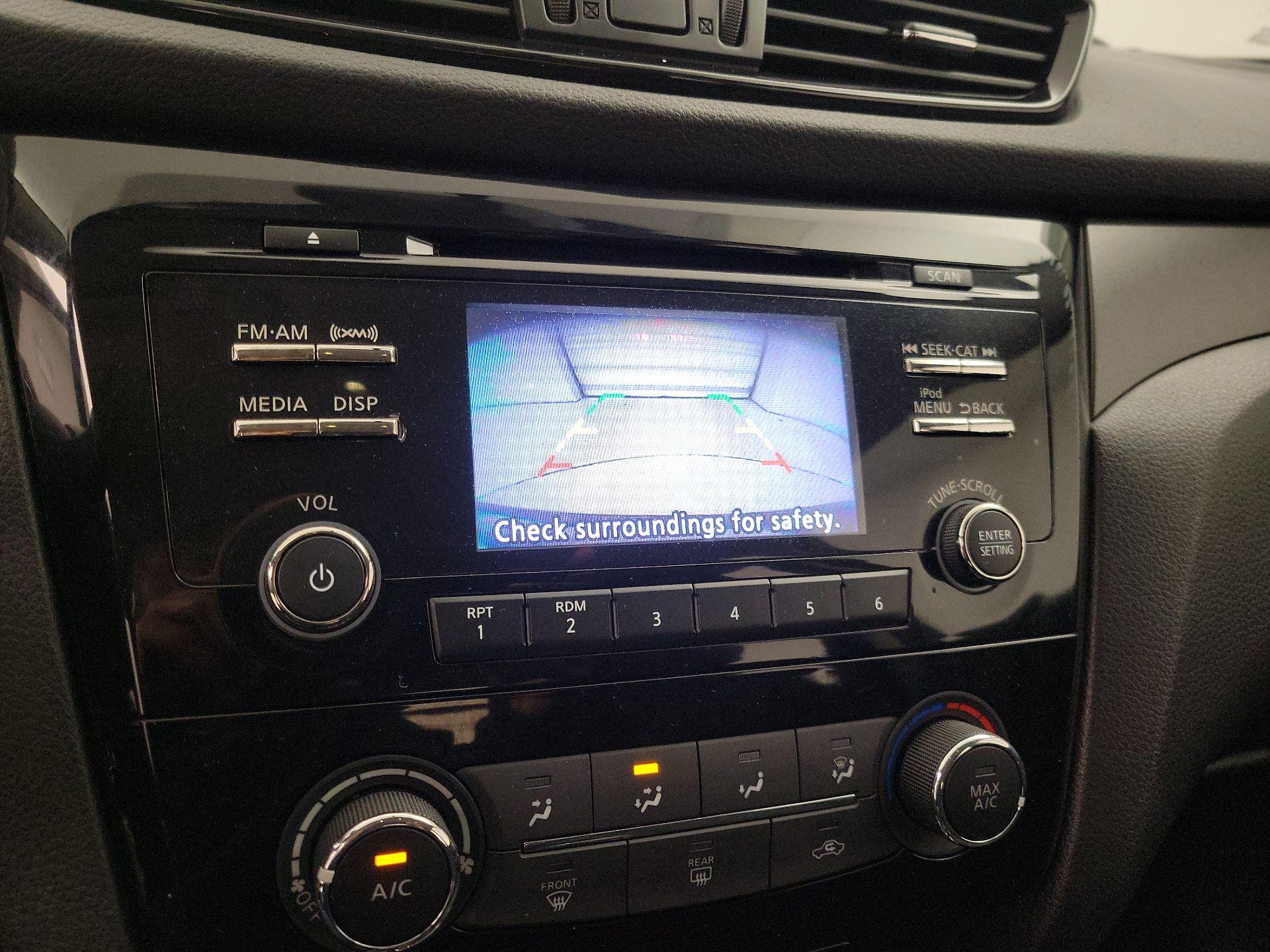 Thumbnail: 2018 Nissan Rogue Sport - 14