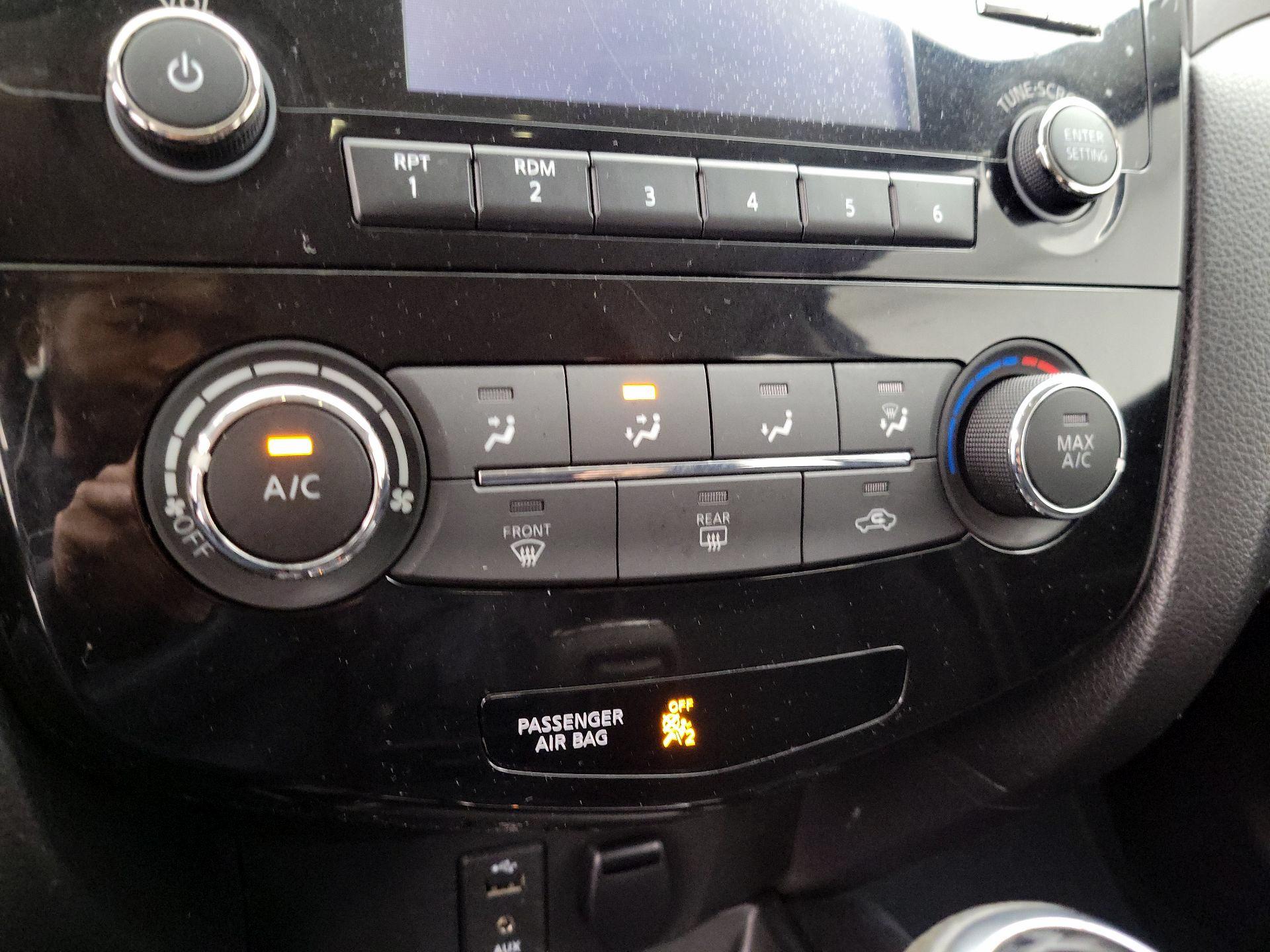 Thumbnail: 2018 Nissan Rogue Sport - 16