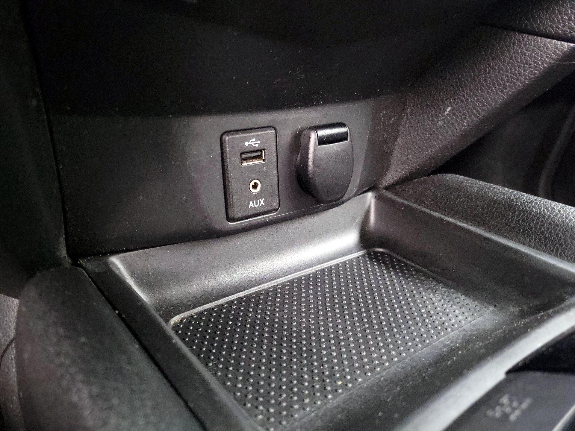 Thumbnail: 2018 Nissan Rogue Sport - 18