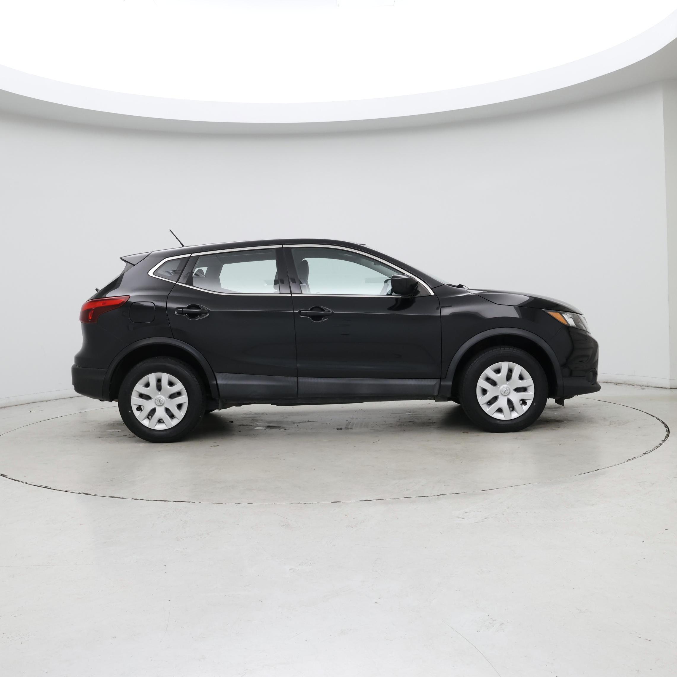 Thumbnail: 2018 Nissan Rogue Sport - 7