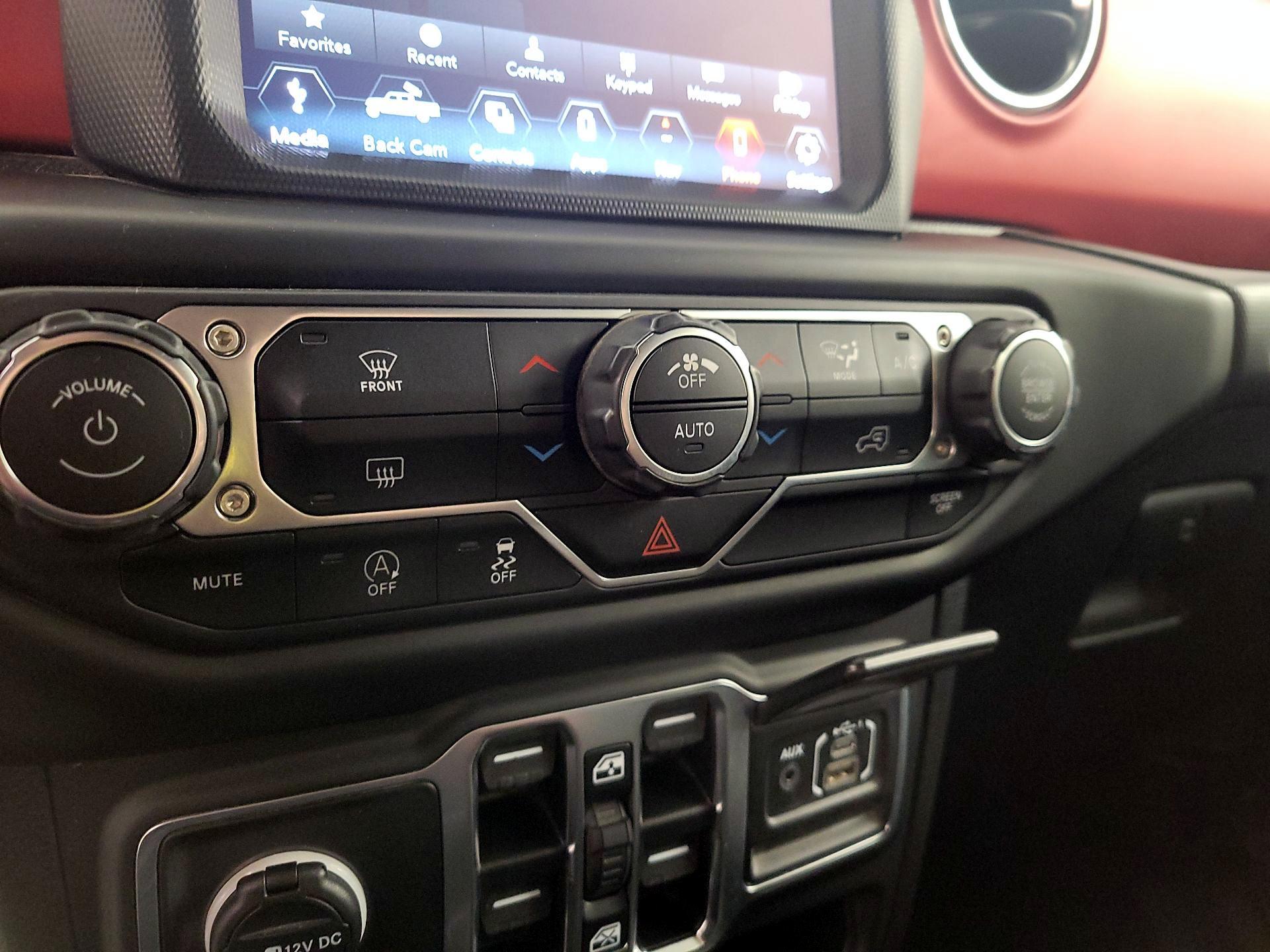 Thumbnail: 2021 Jeep Gladiator - 16