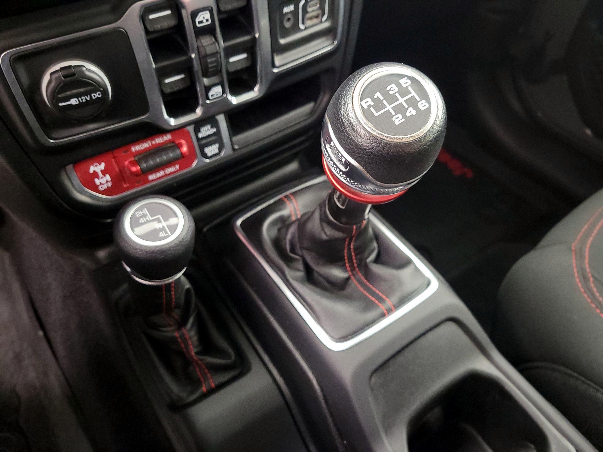 Thumbnail: 2021 Jeep Gladiator - 17