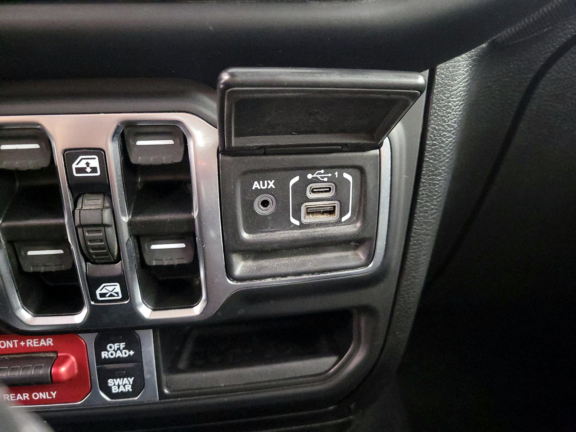 Thumbnail: 2021 Jeep Gladiator - 18