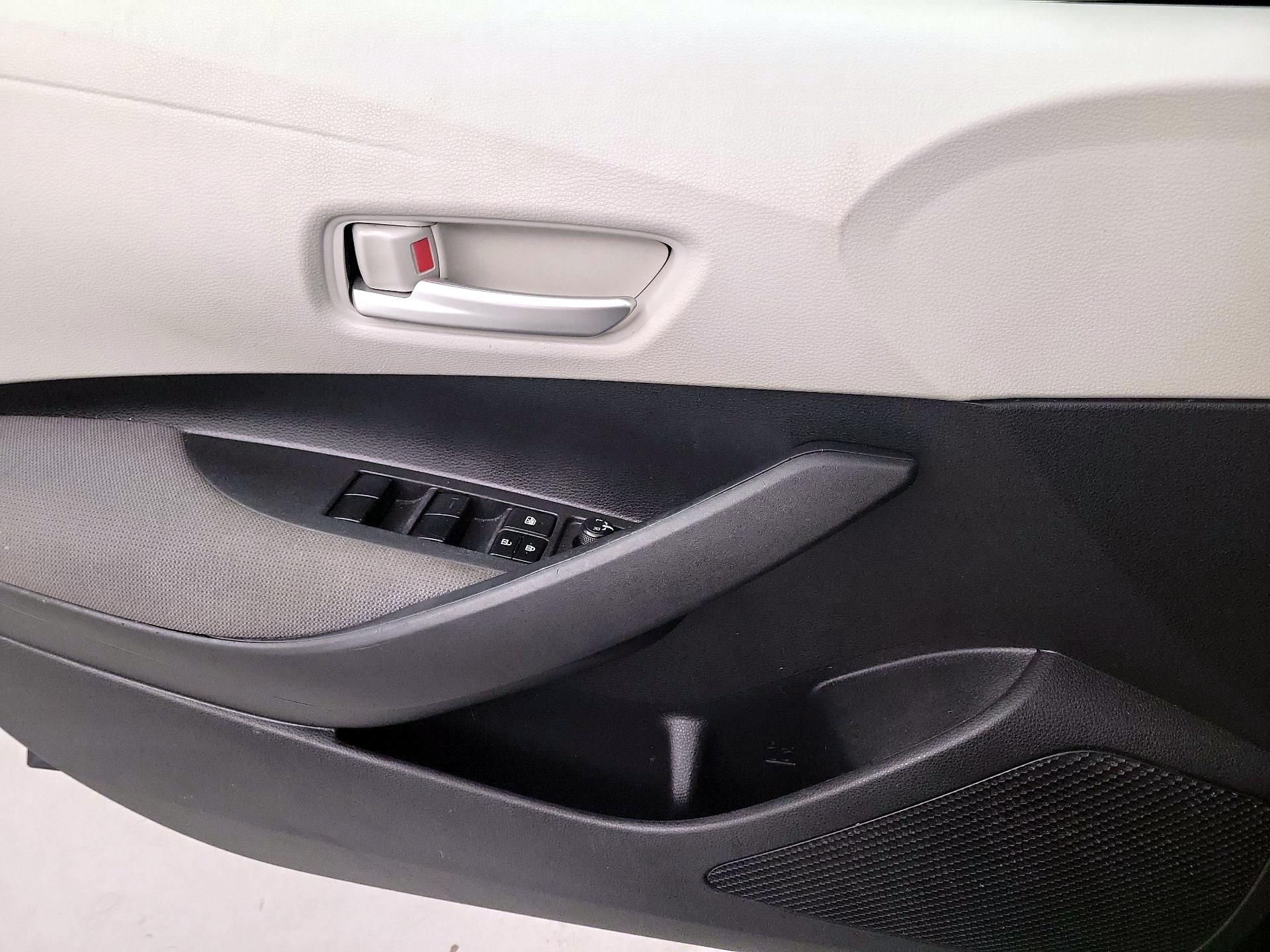 Thumbnail: 2021 Toyota Corolla - 10