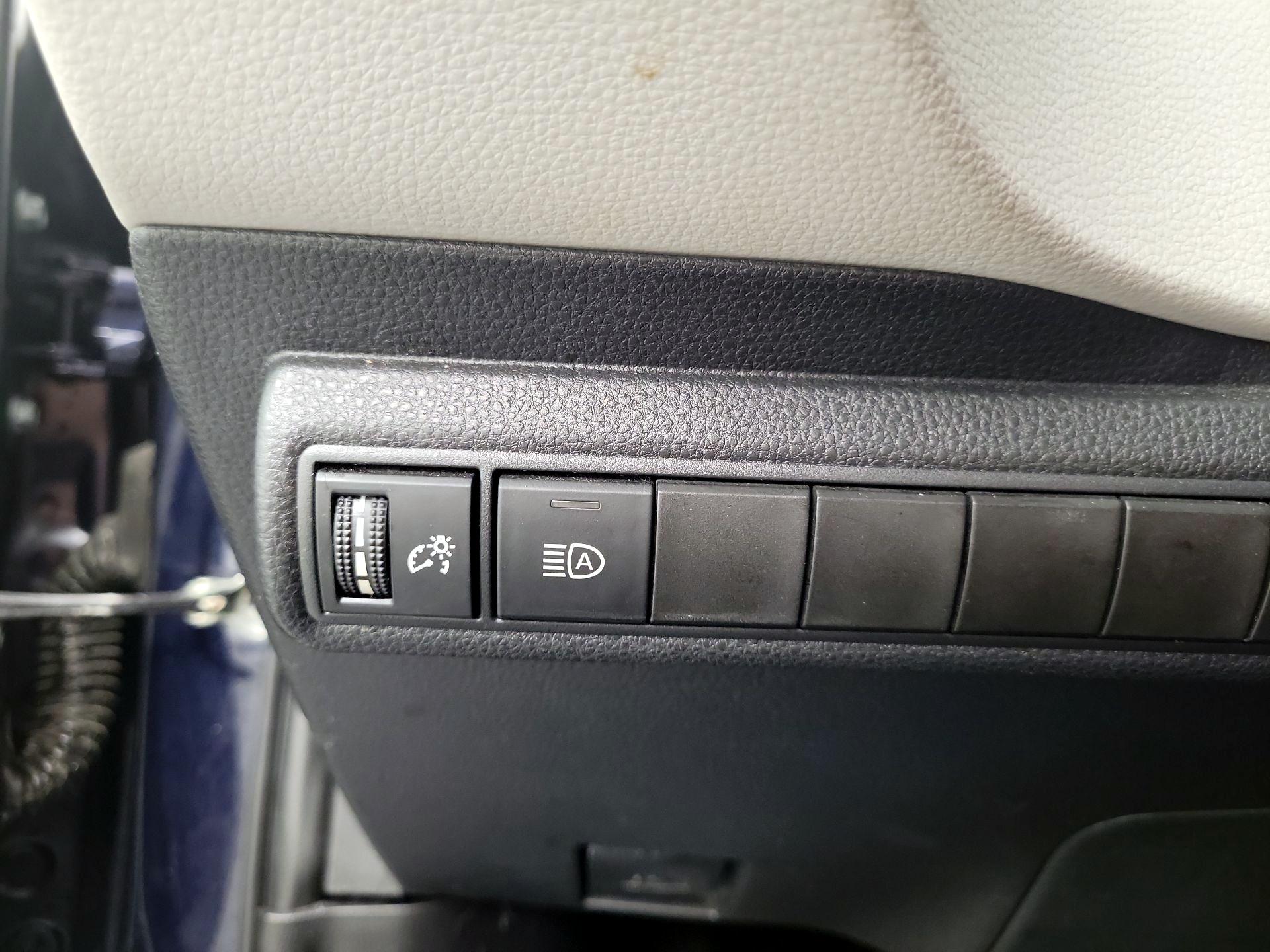 Thumbnail: 2021 Toyota Corolla - 11