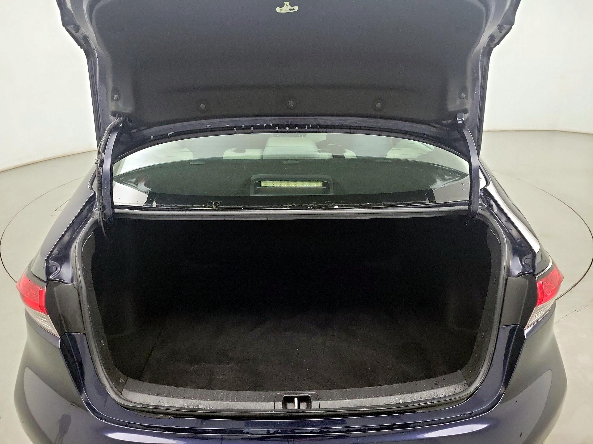 Thumbnail: 2021 Toyota Corolla - 18