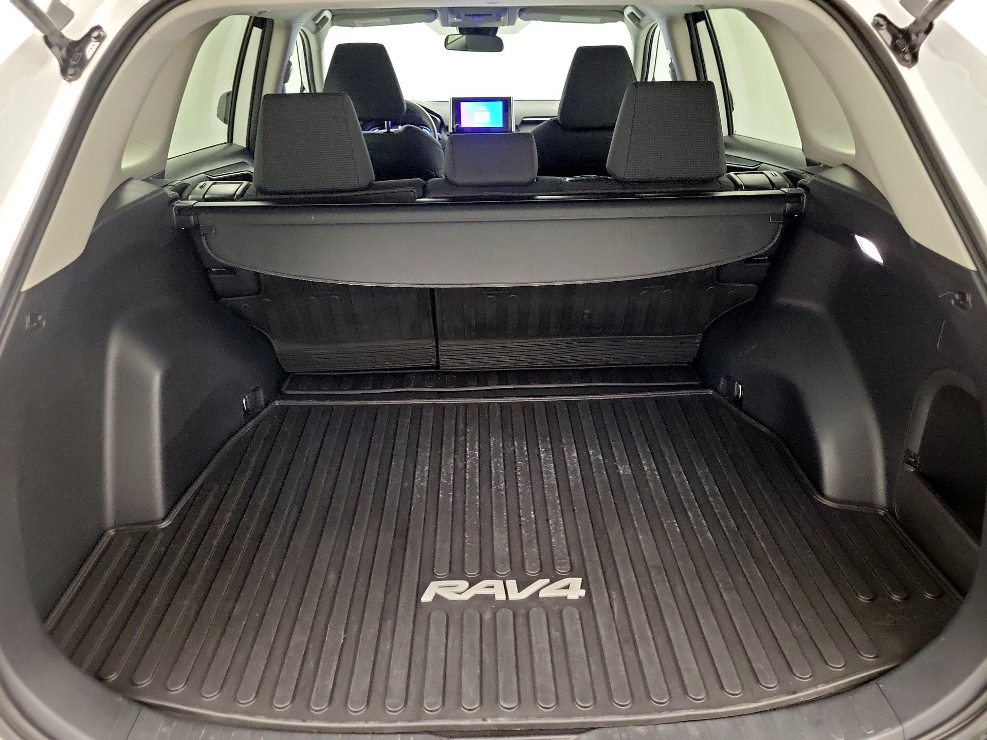 Thumbnail: 2024 Toyota RAV4 - 18