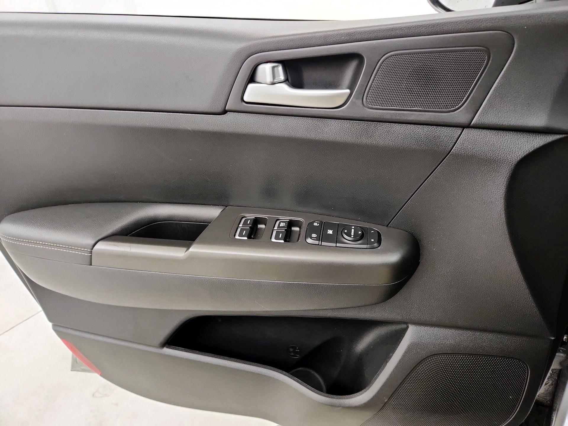 Thumbnail: 2022 Kia Sportage - 12