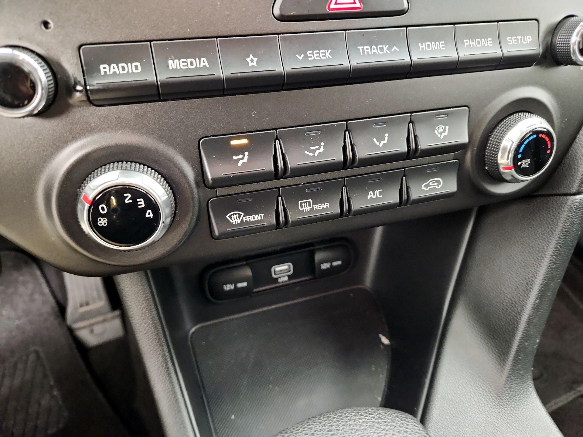 Thumbnail: 2022 Kia Sportage - 16