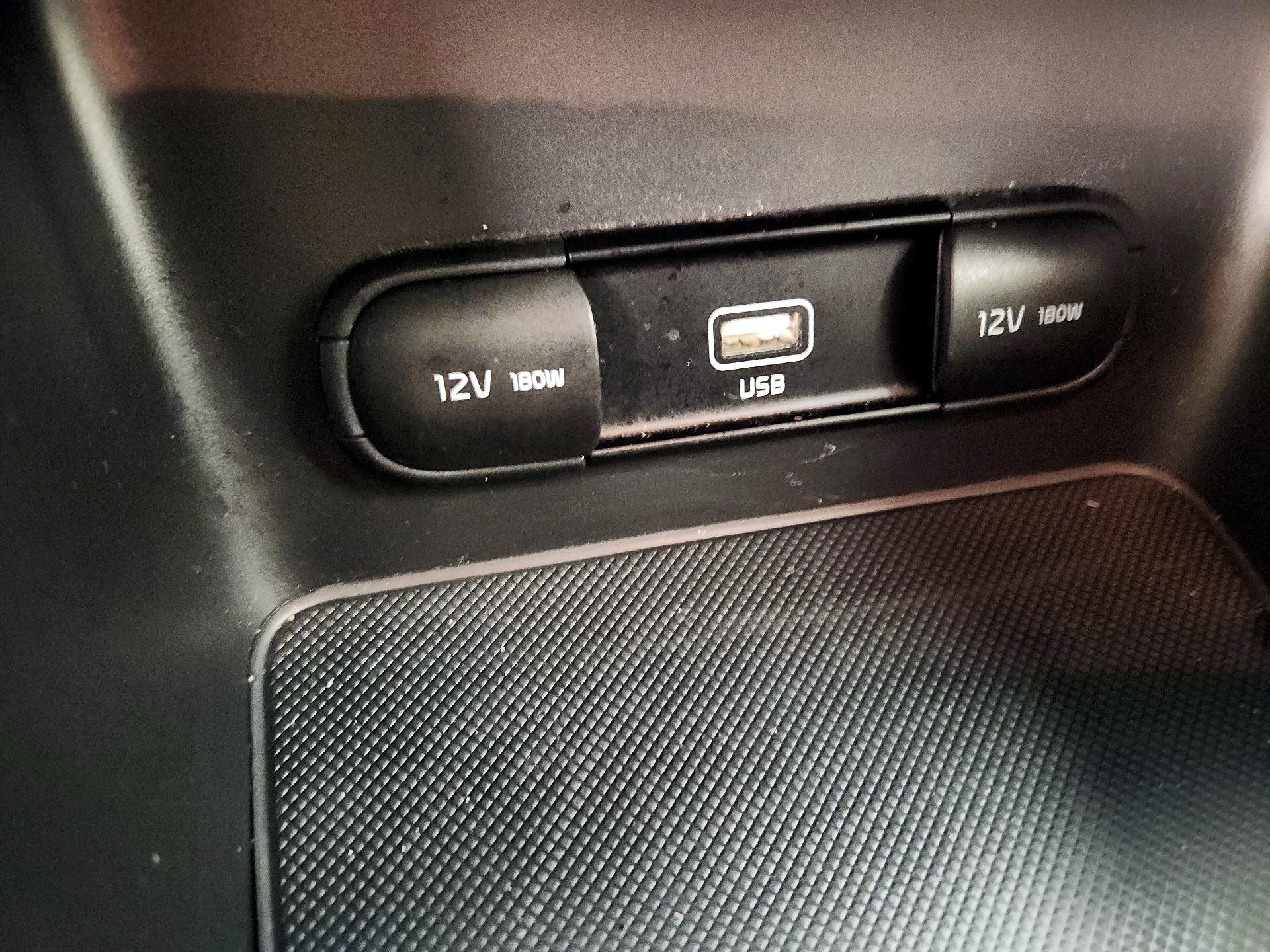 Thumbnail: 2022 Kia Sportage - 18