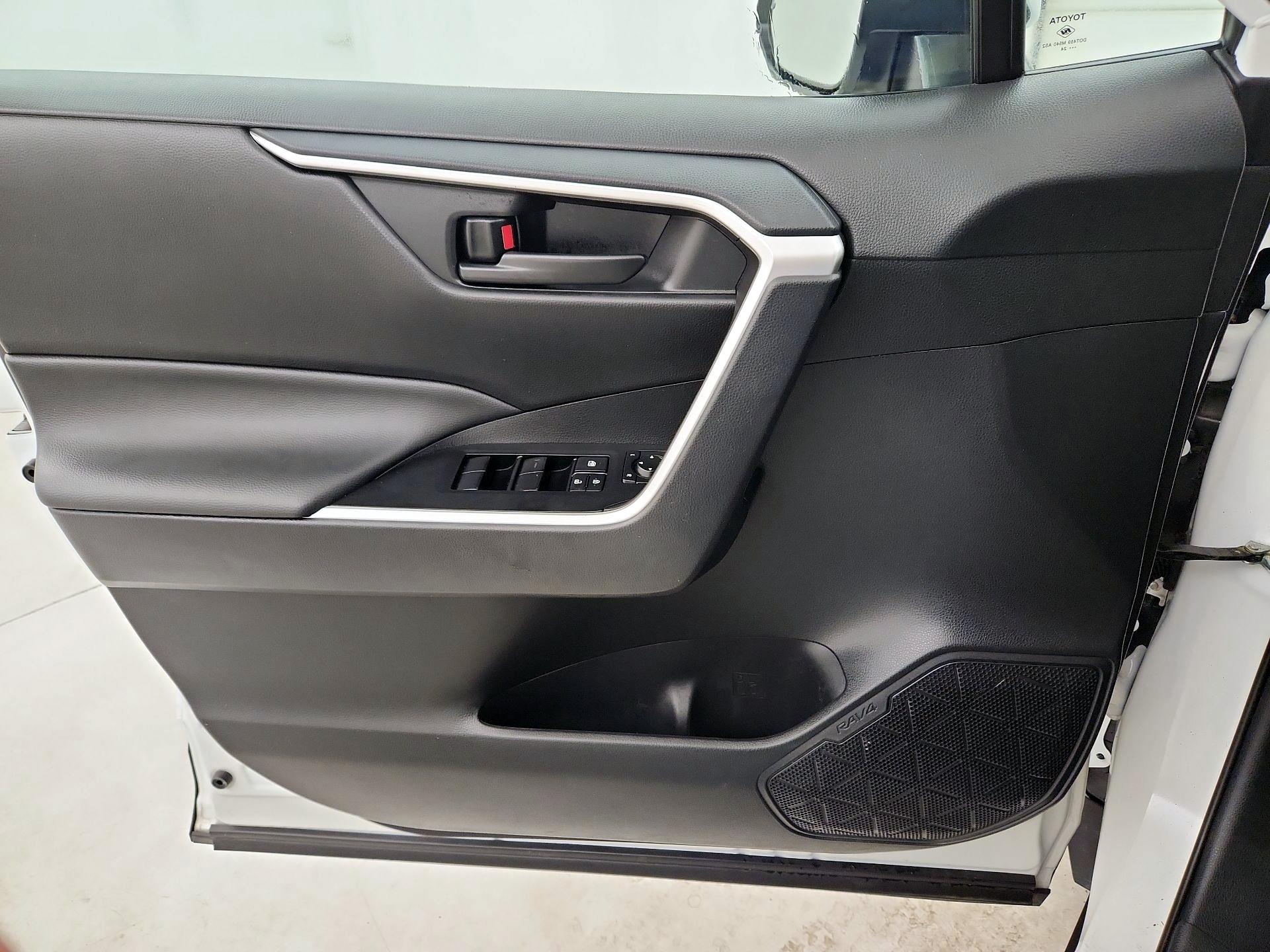 Thumbnail: 2024 Toyota RAV4 - 12