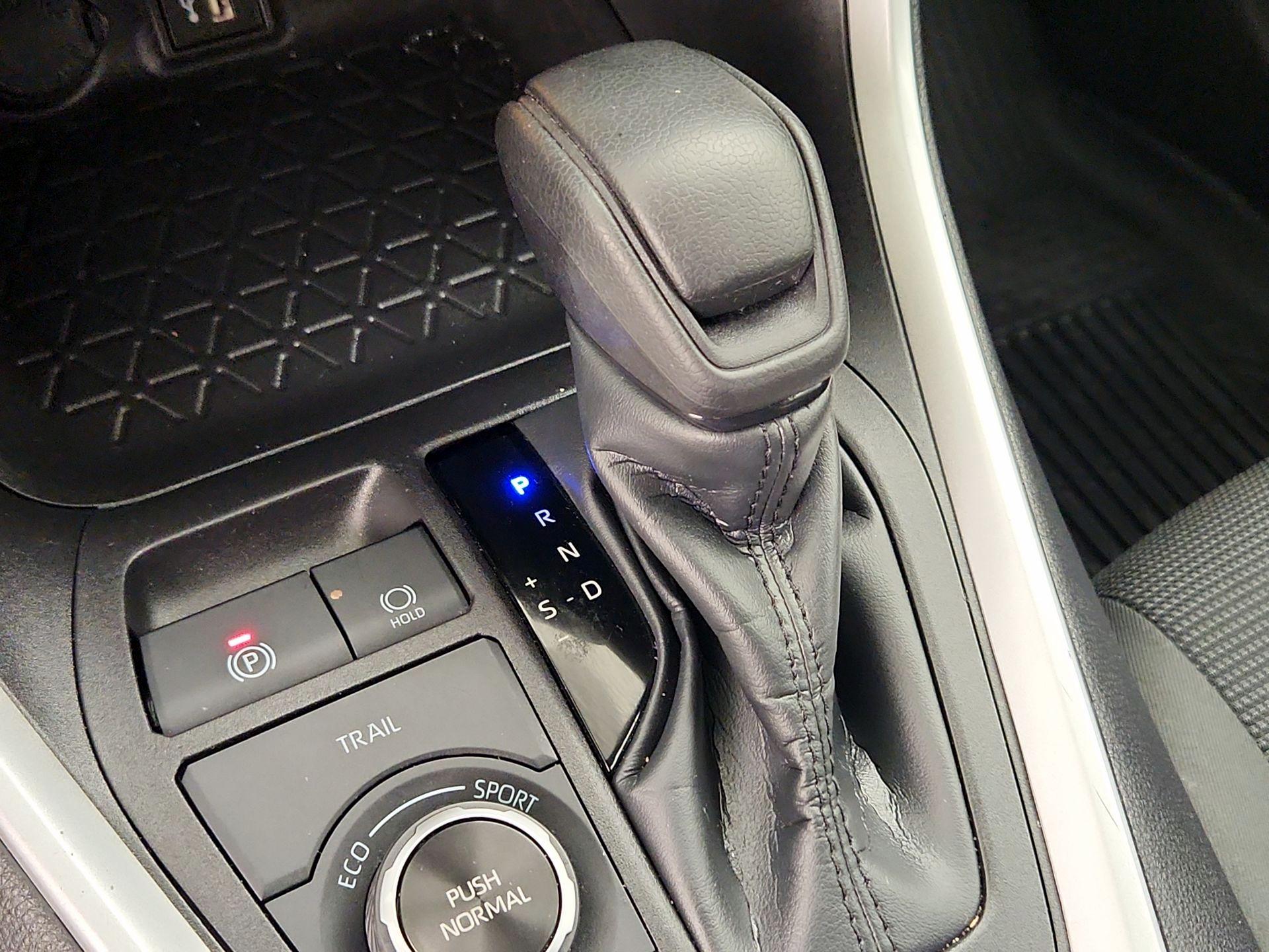 Thumbnail: 2024 Toyota RAV4 - 17