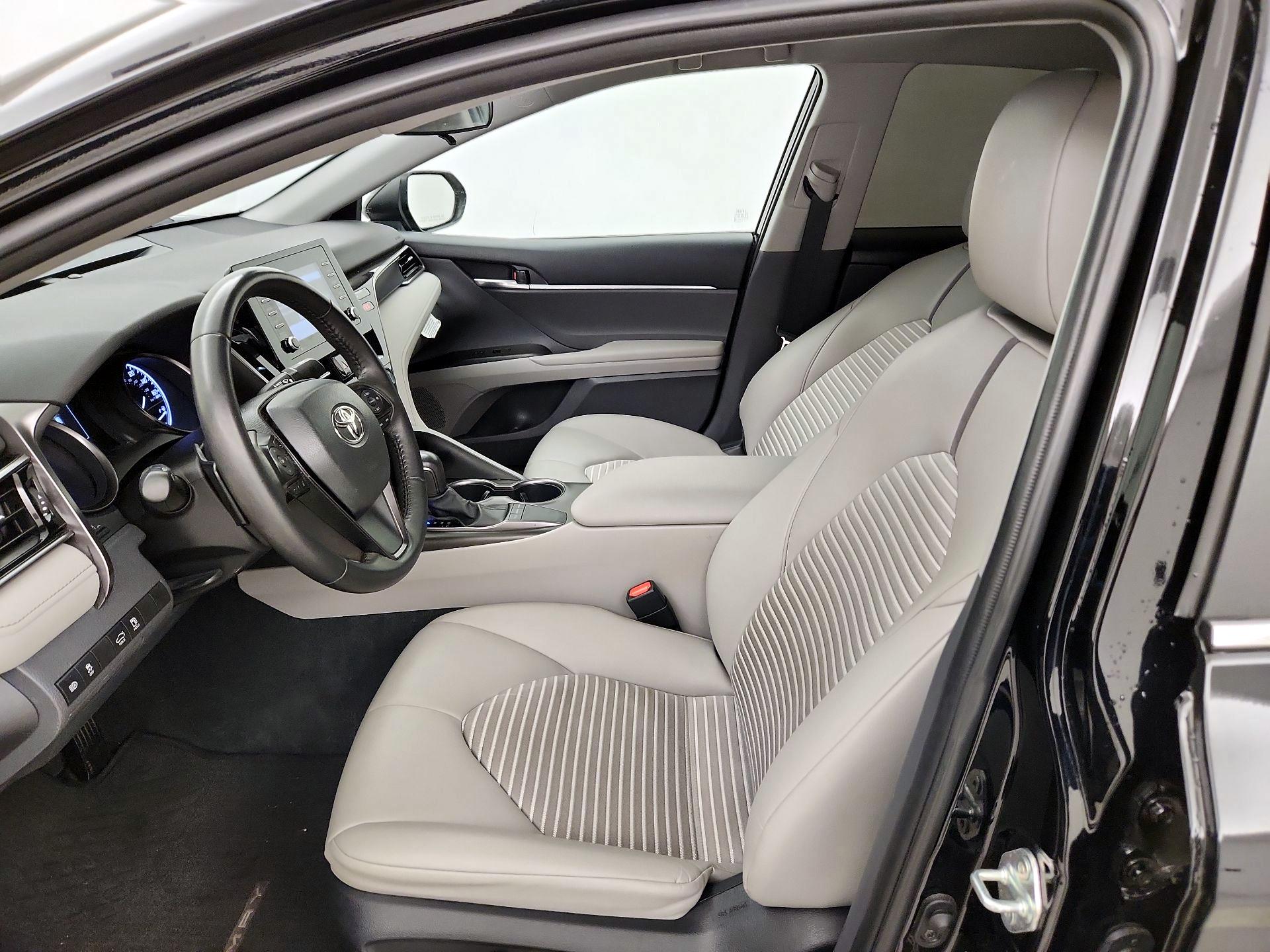 Thumbnail: 2022 Toyota Camry - 11