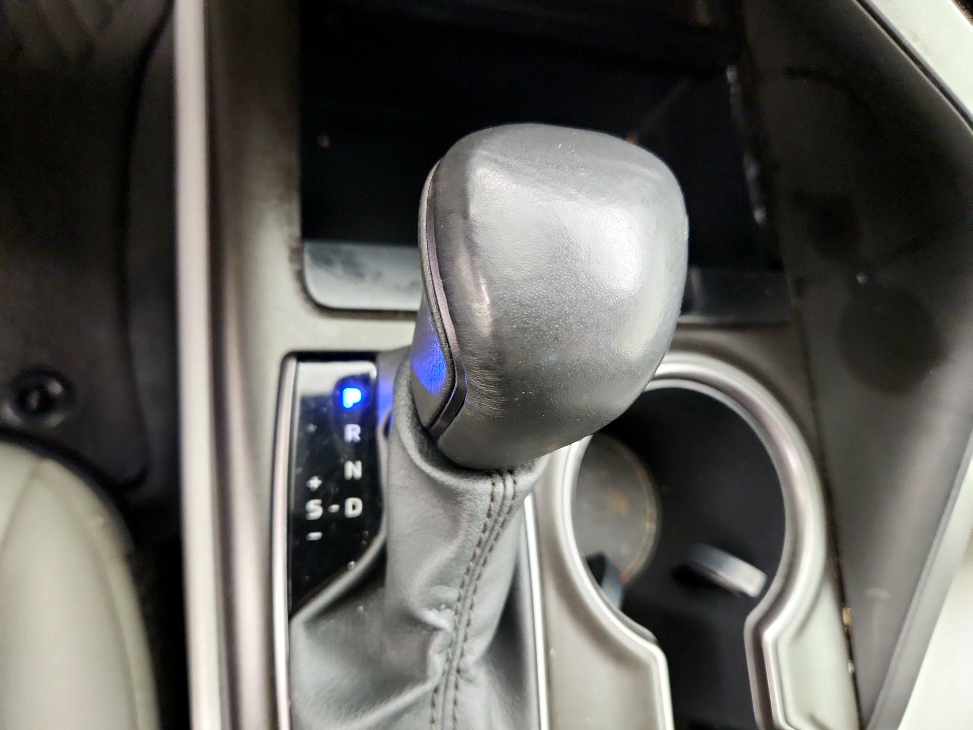 Thumbnail: 2022 Toyota Camry - 17