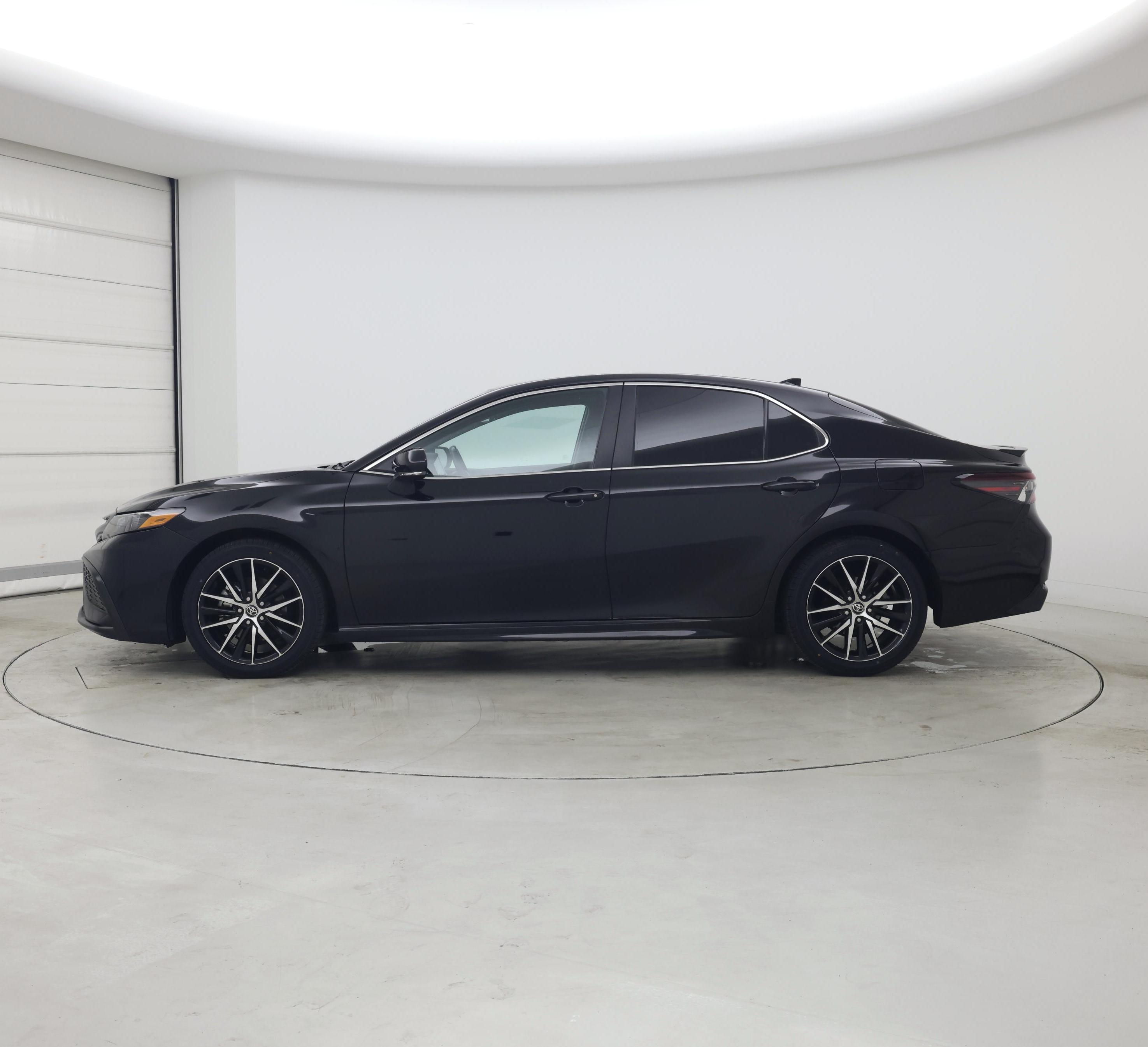 Thumbnail: 2022 Toyota Camry - 3