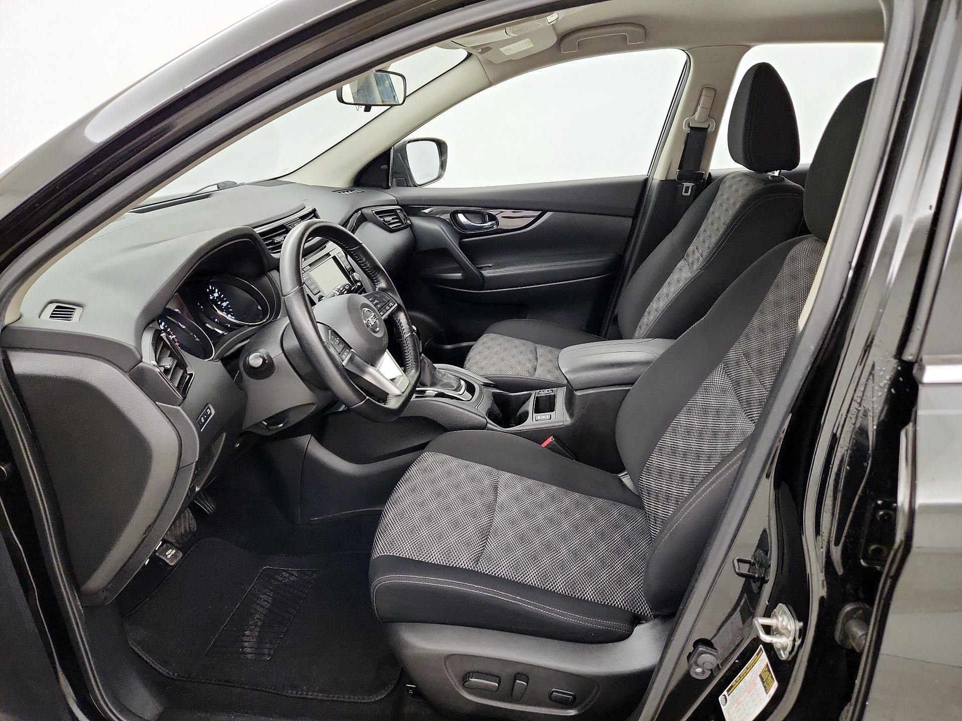 Thumbnail: 2021 Nissan Rogue Sport - 11