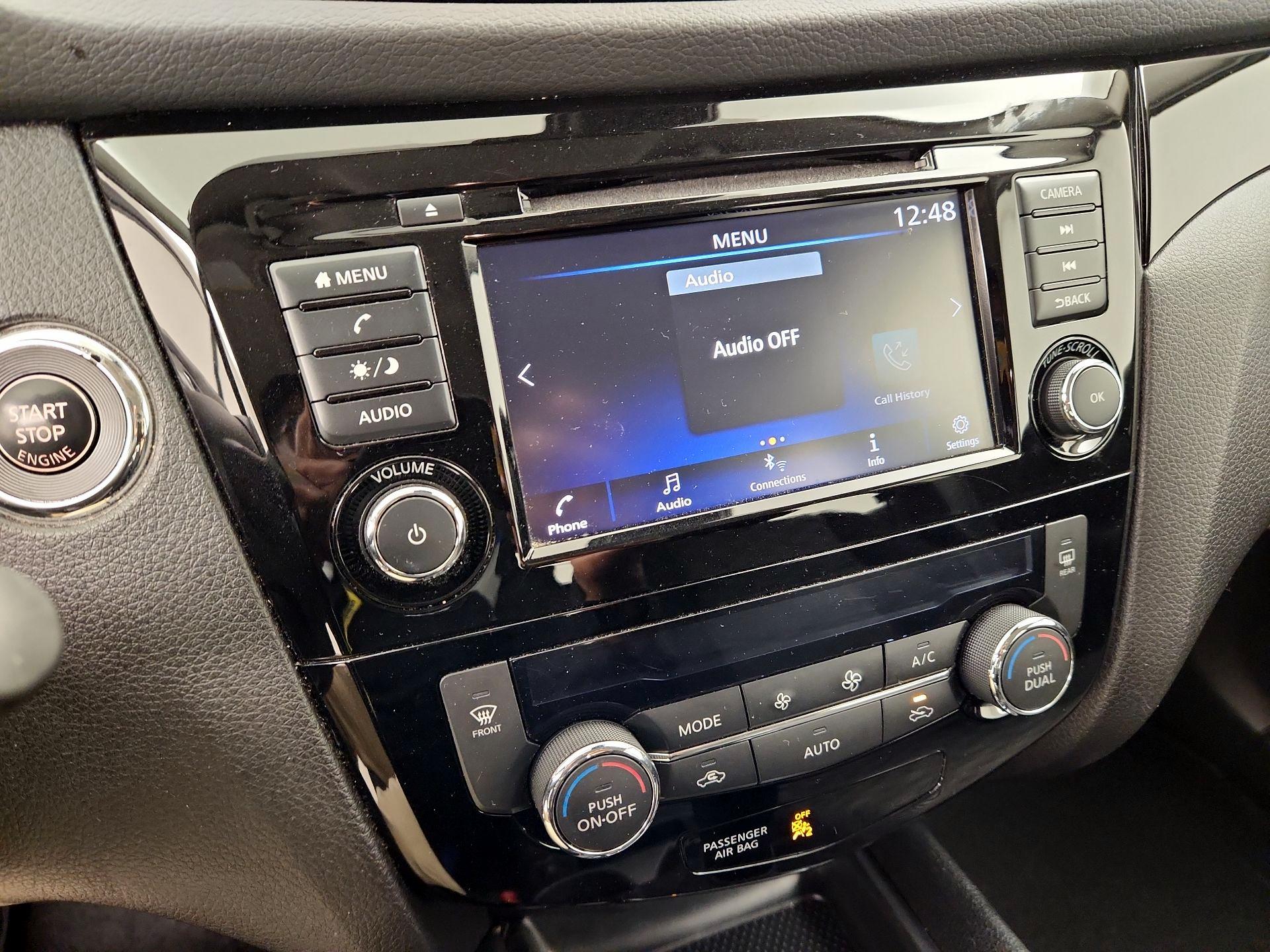 Thumbnail: 2021 Nissan Rogue Sport - 15