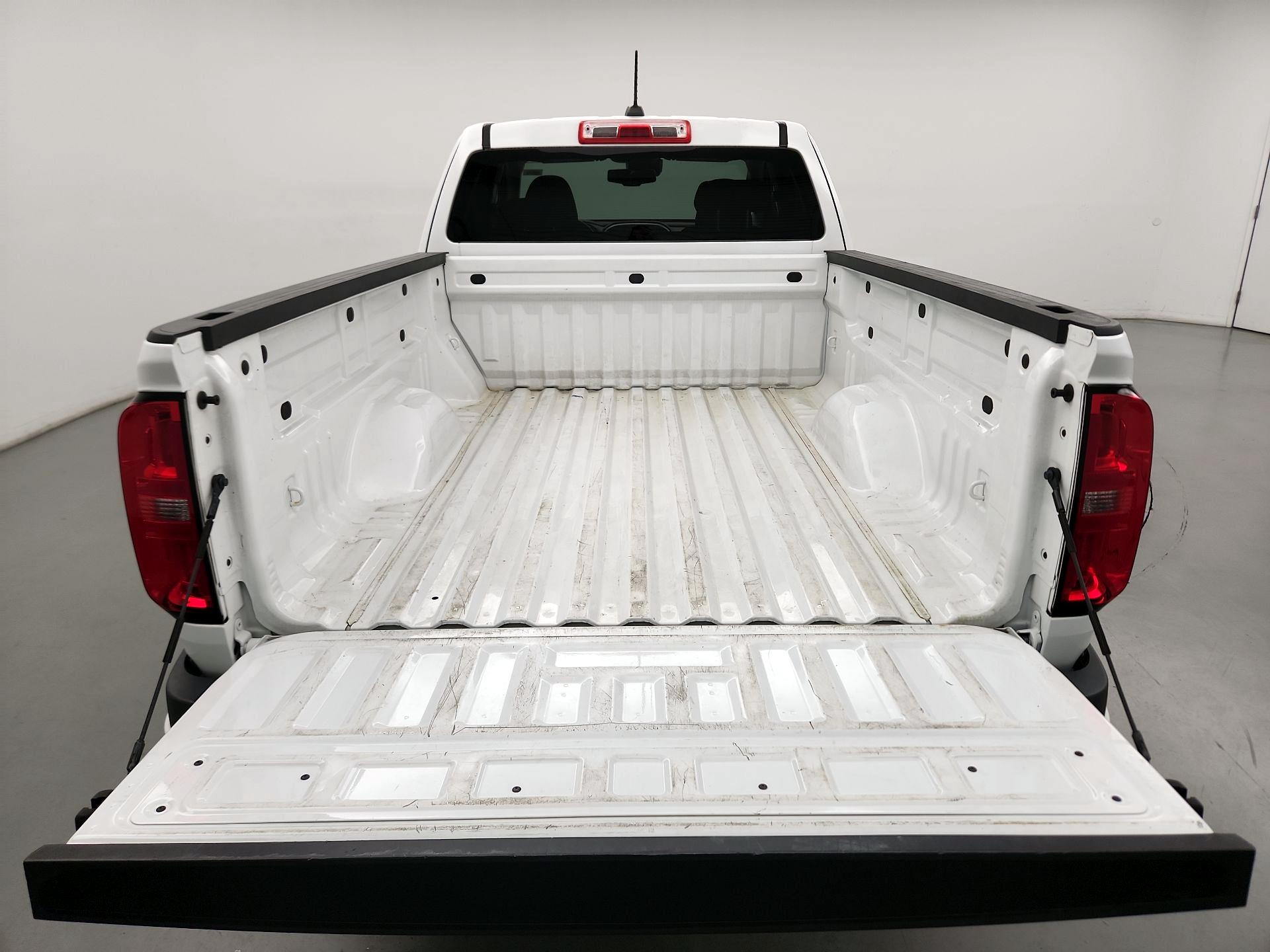 Thumbnail: 2022 Chevrolet Colorado - 17