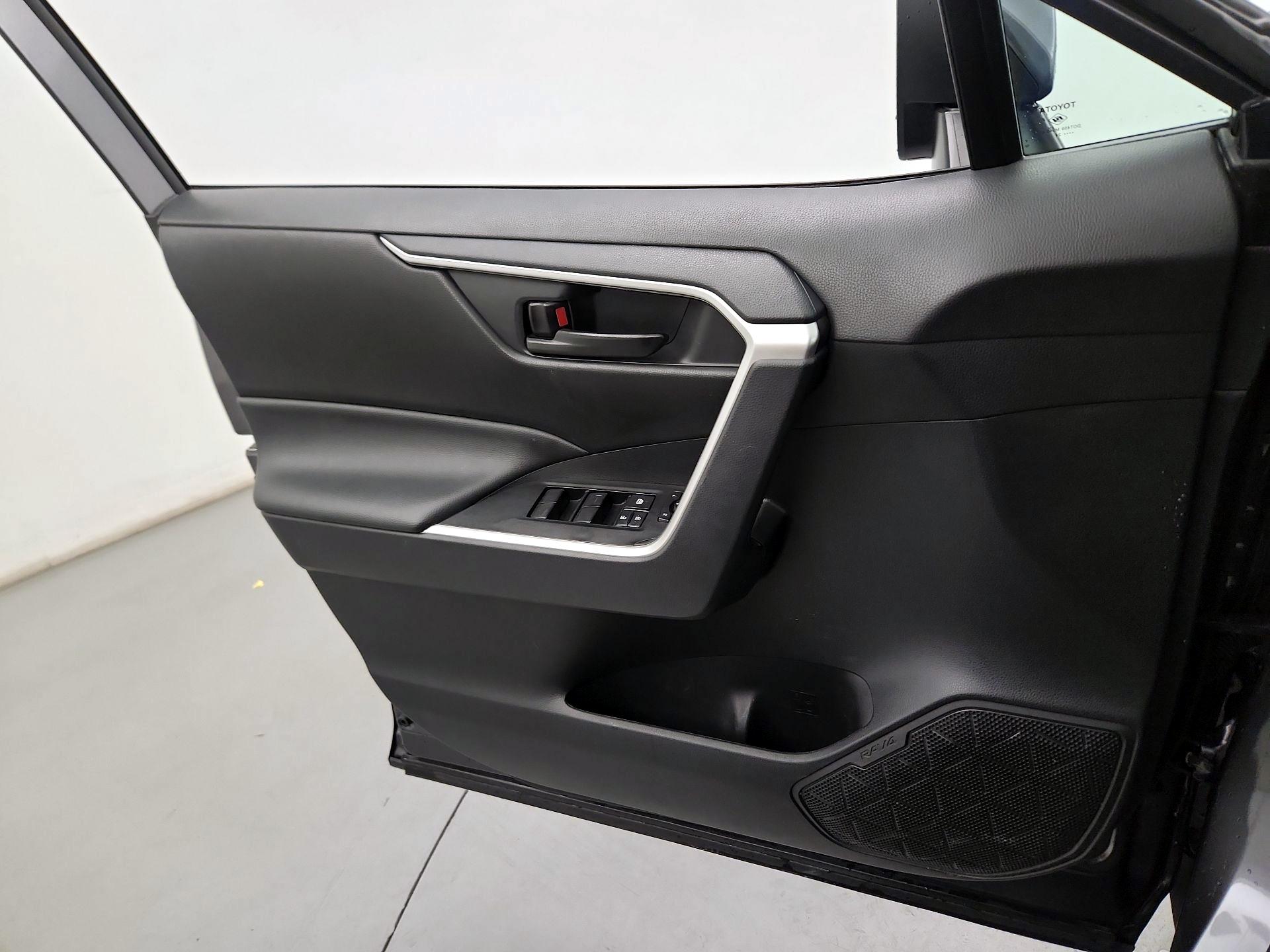 Thumbnail: 2024 Toyota RAV4 - 10