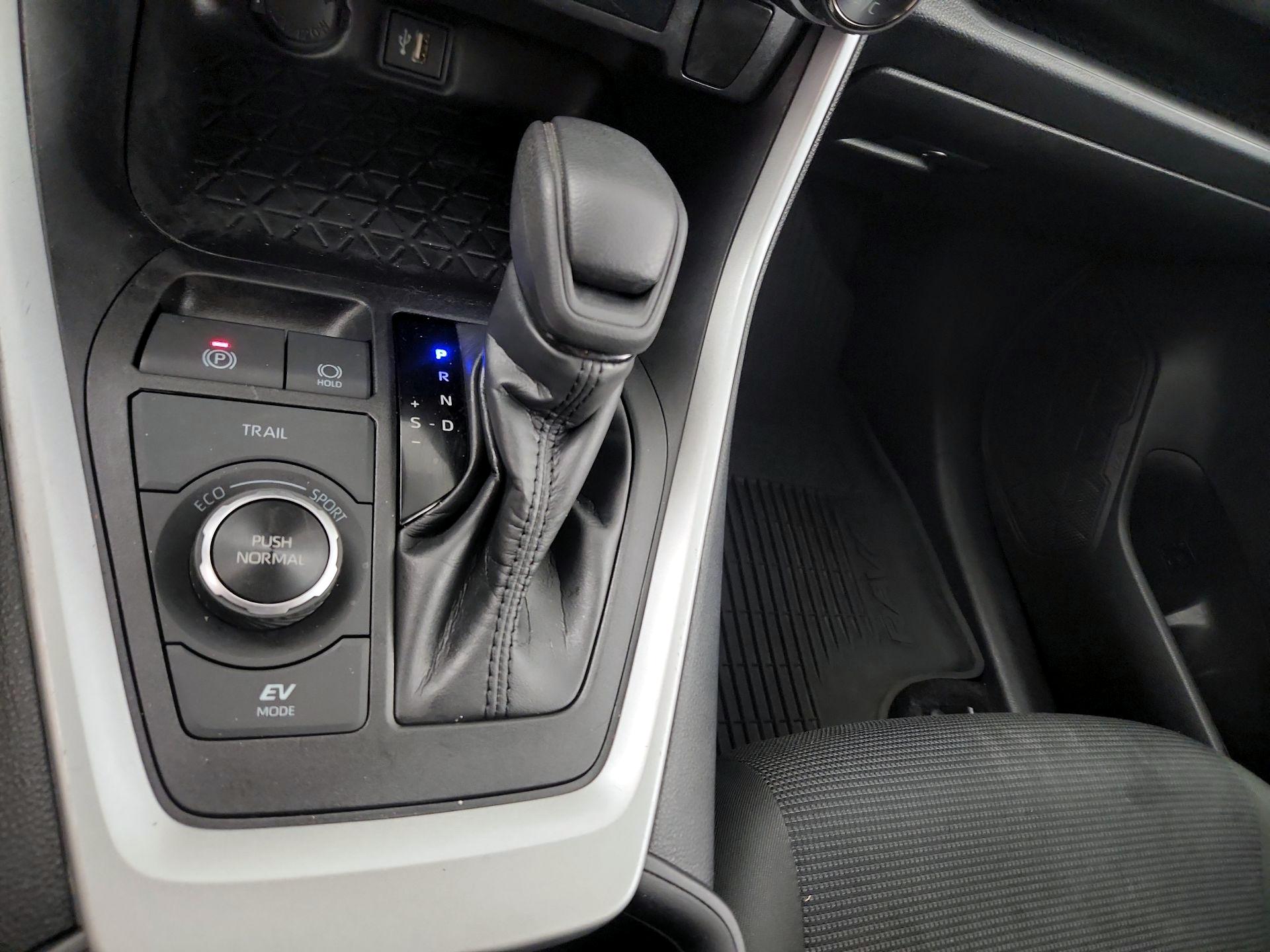 Thumbnail: 2024 Toyota RAV4 - 15