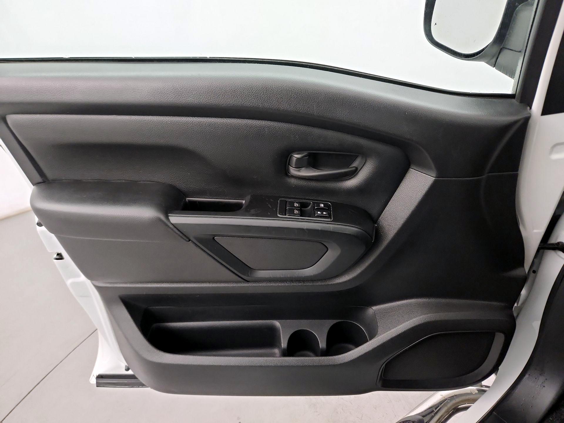 Thumbnail: 2021 Nissan Titan - 10