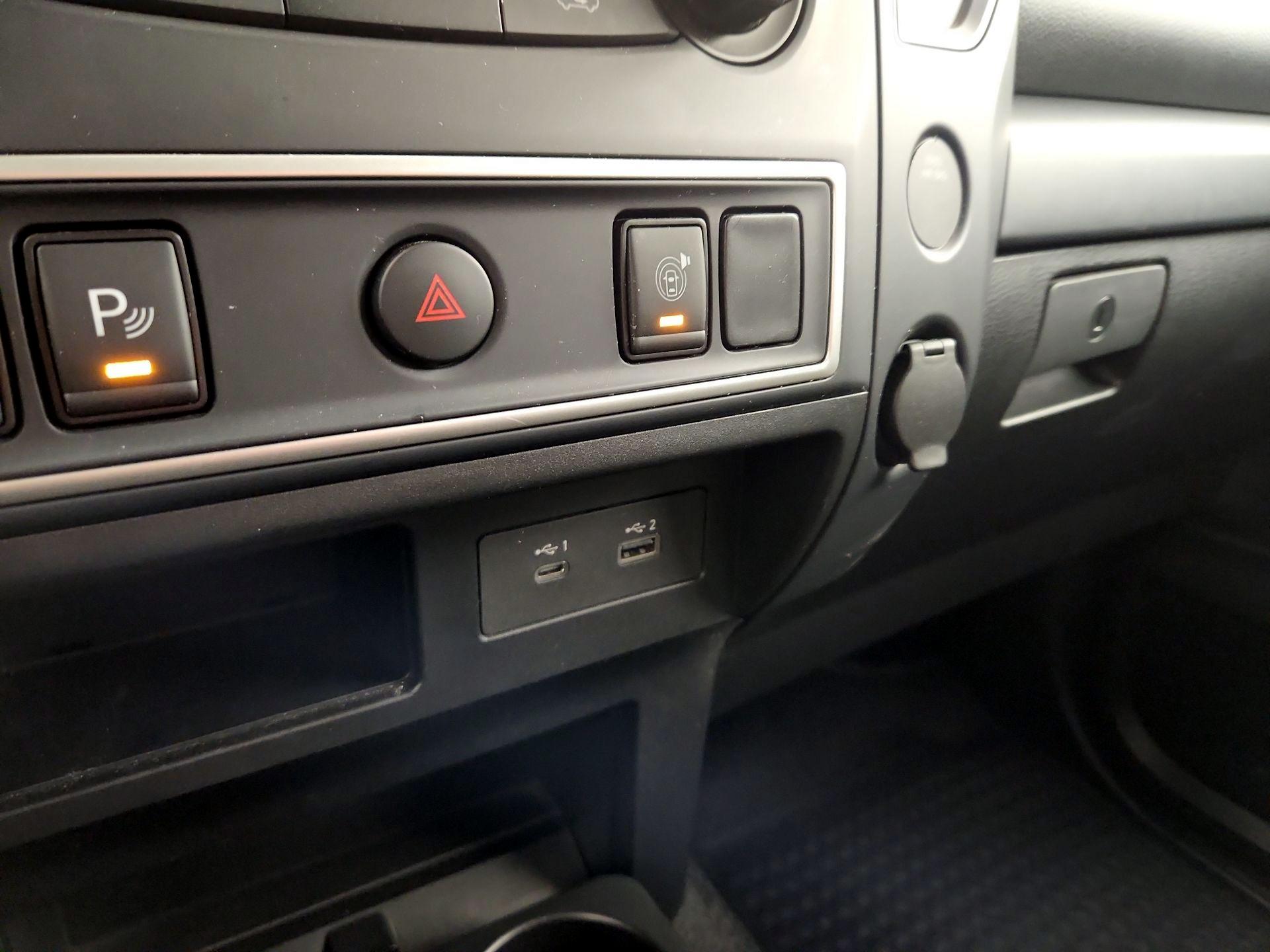 Thumbnail: 2021 Nissan Titan - 16