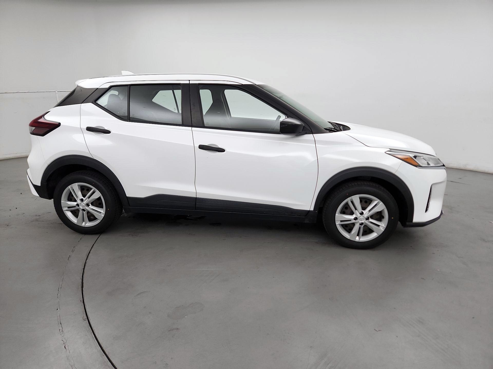 Thumbnail: 2022 Nissan Kicks - 4