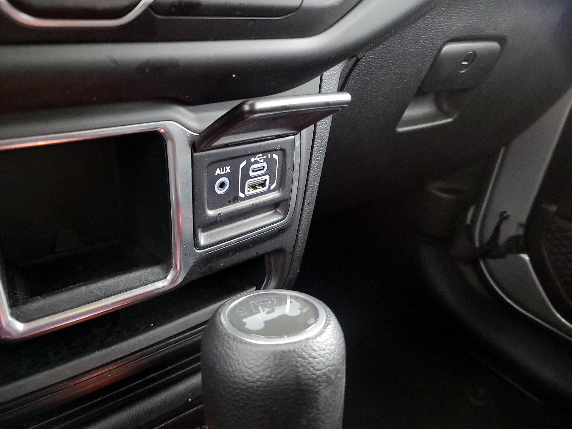 Thumbnail: 2021 Jeep Wrangler - 18