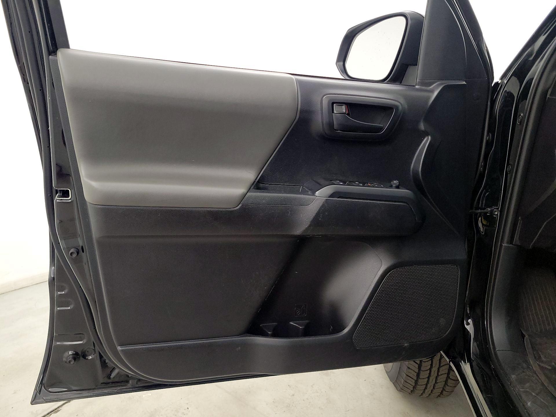 Thumbnail: 2020 Toyota Tacoma - 12