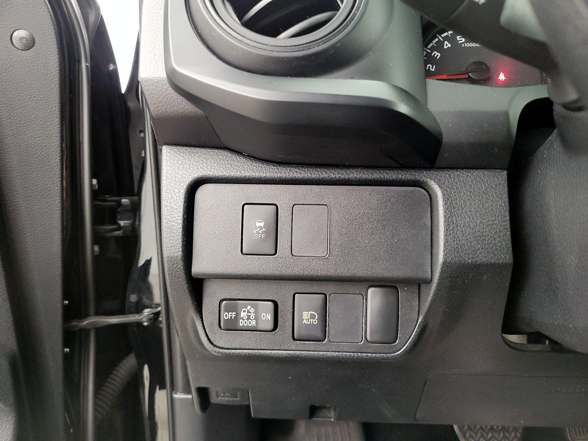 Thumbnail: 2020 Toyota Tacoma - 13