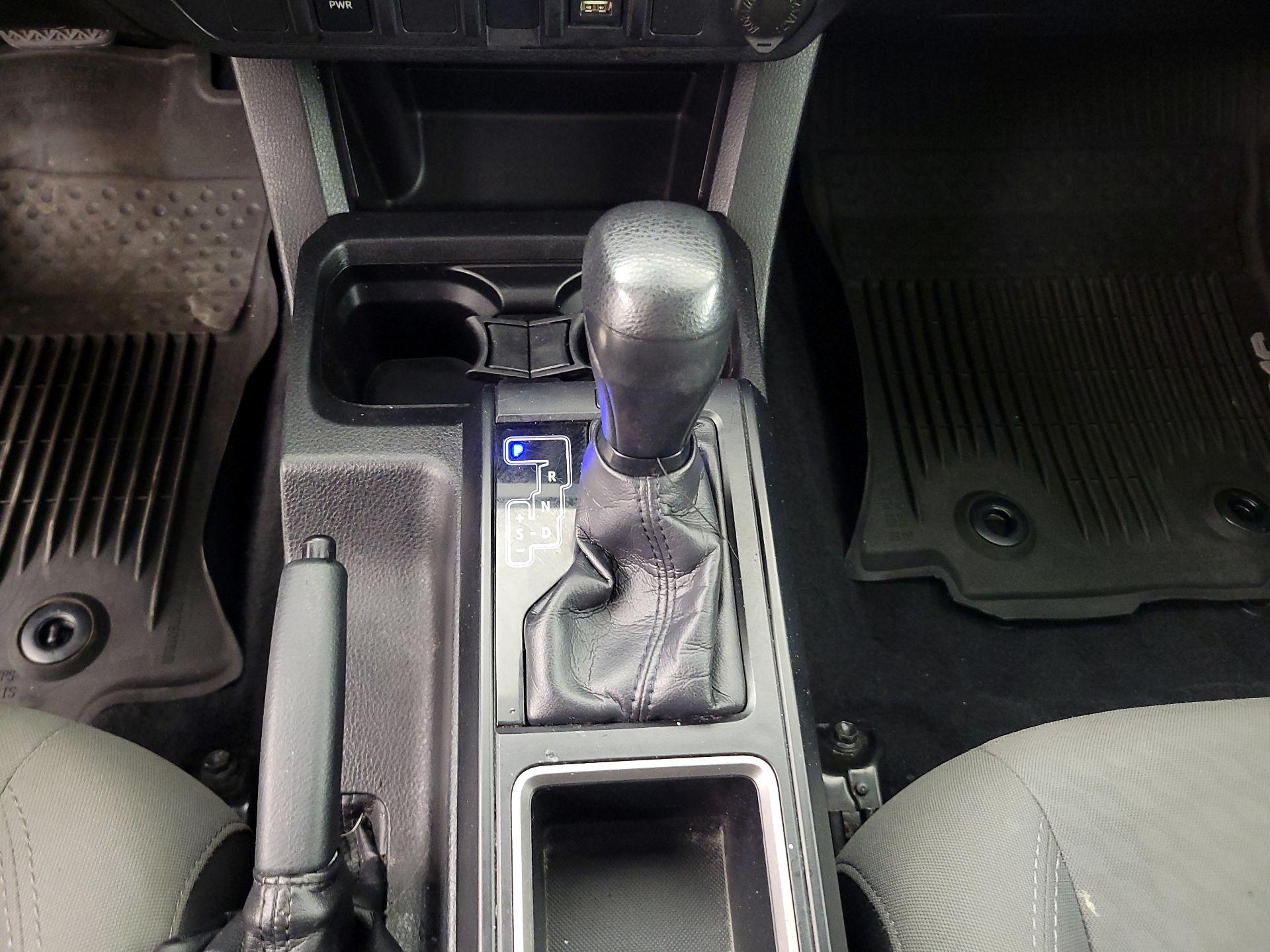 Thumbnail: 2020 Toyota Tacoma - 17