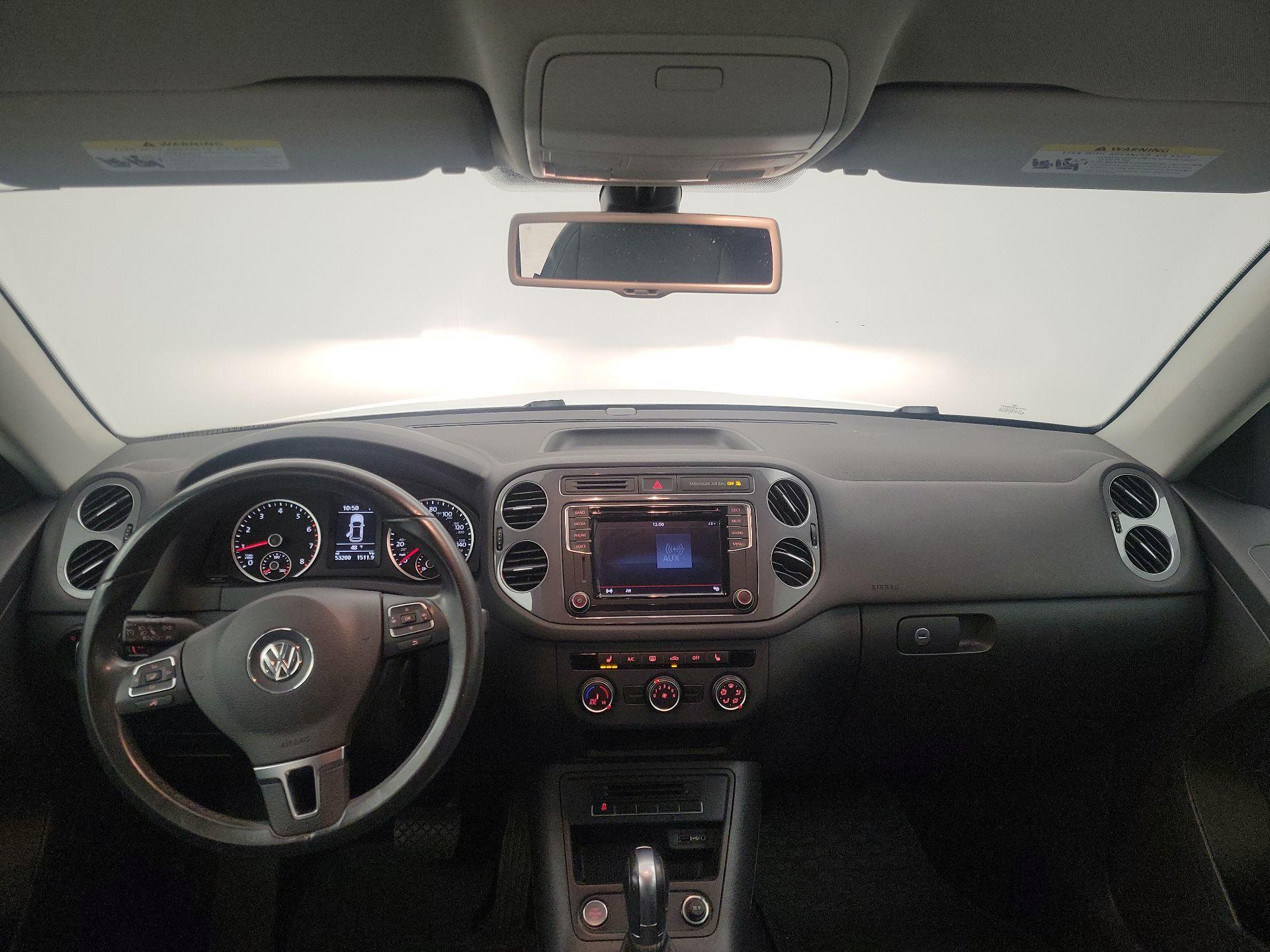 Thumbnail: 2017 Volkswagen Tiguan - 9