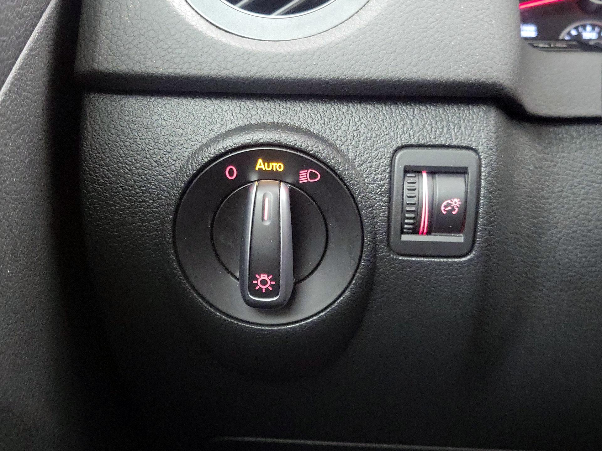 Thumbnail: 2017 Volkswagen Tiguan - 13