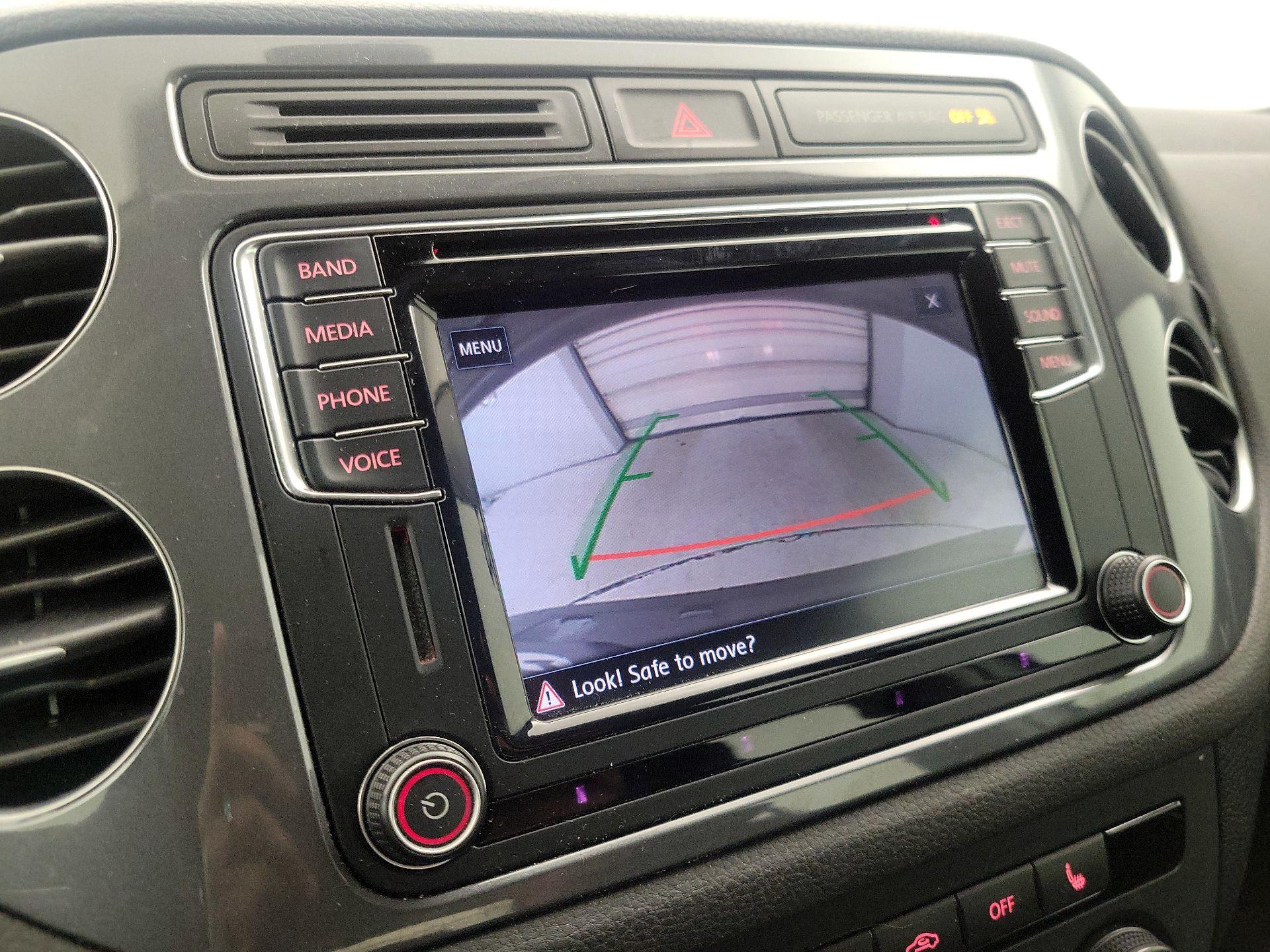 Thumbnail: 2017 Volkswagen Tiguan - 14