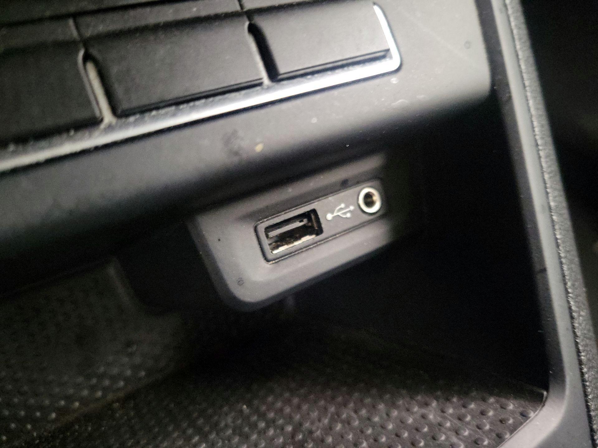 Thumbnail: 2017 Volkswagen Tiguan - 18